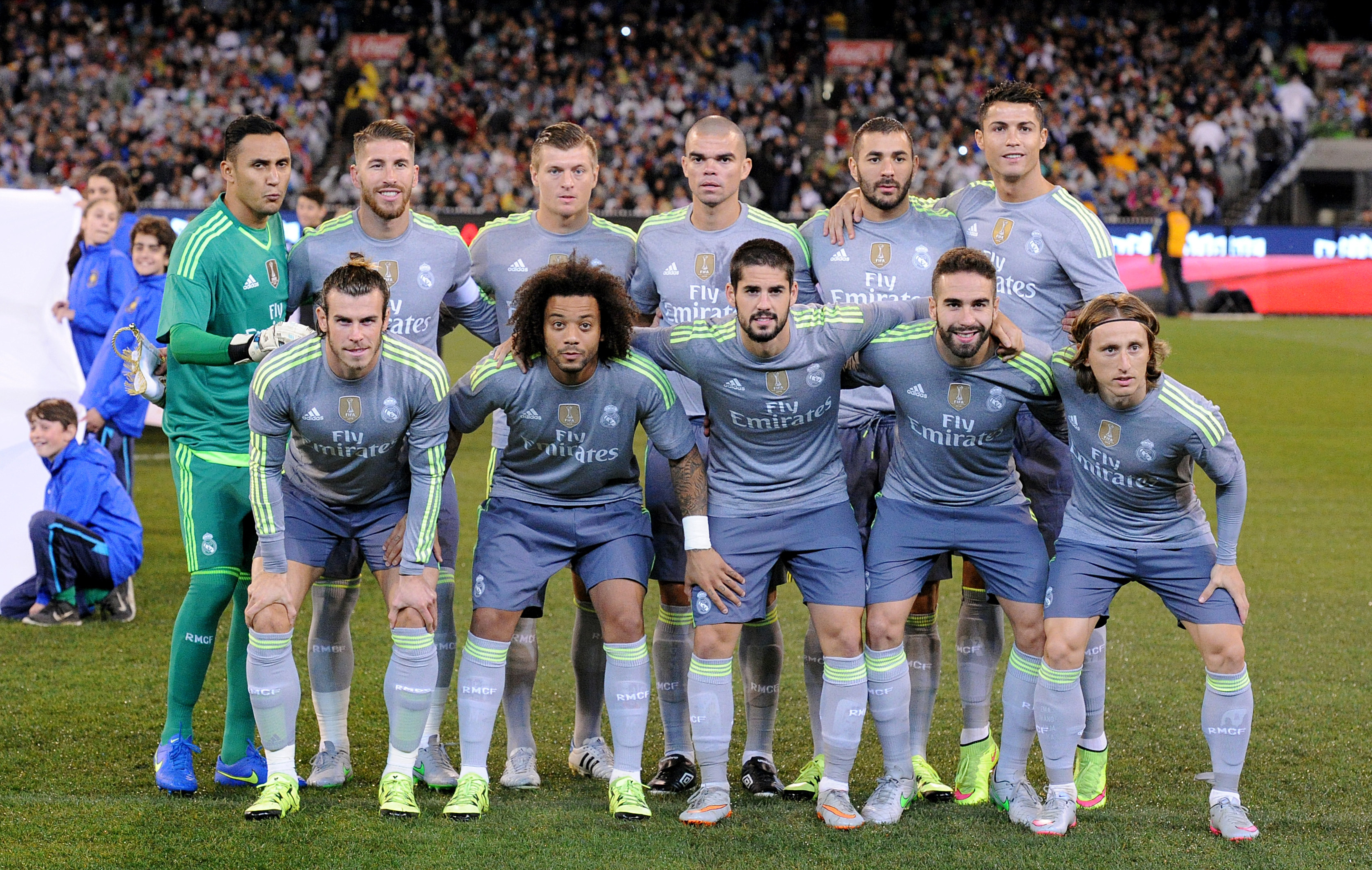 Top 10 cluburi de fotbal care oferă jucătorilor cele mai mari salarii medii