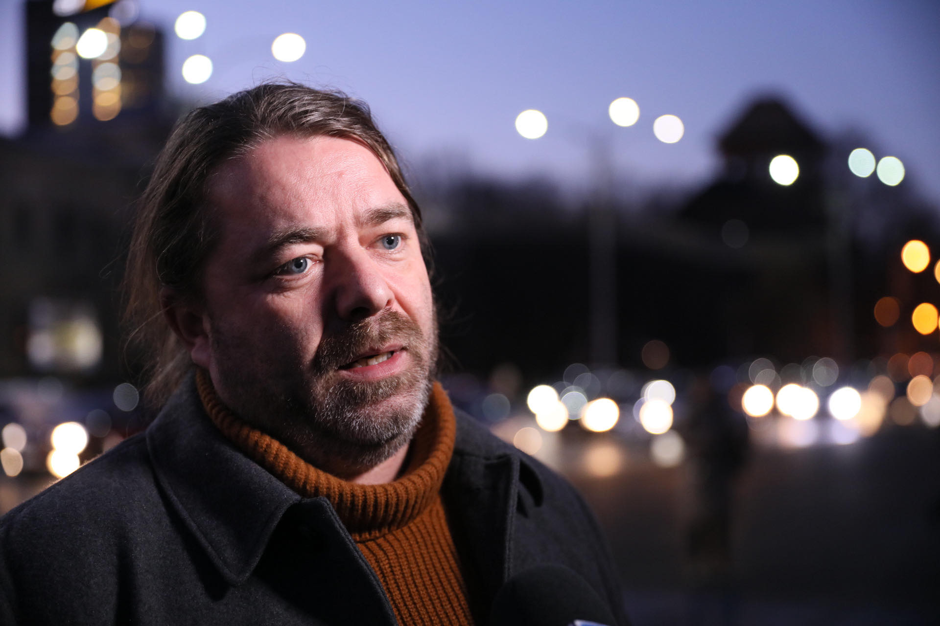 Protest în fața Guvernului: ”Uniți salvăm Roșia Montană!”. Ce le-a spus Ludovic Orban