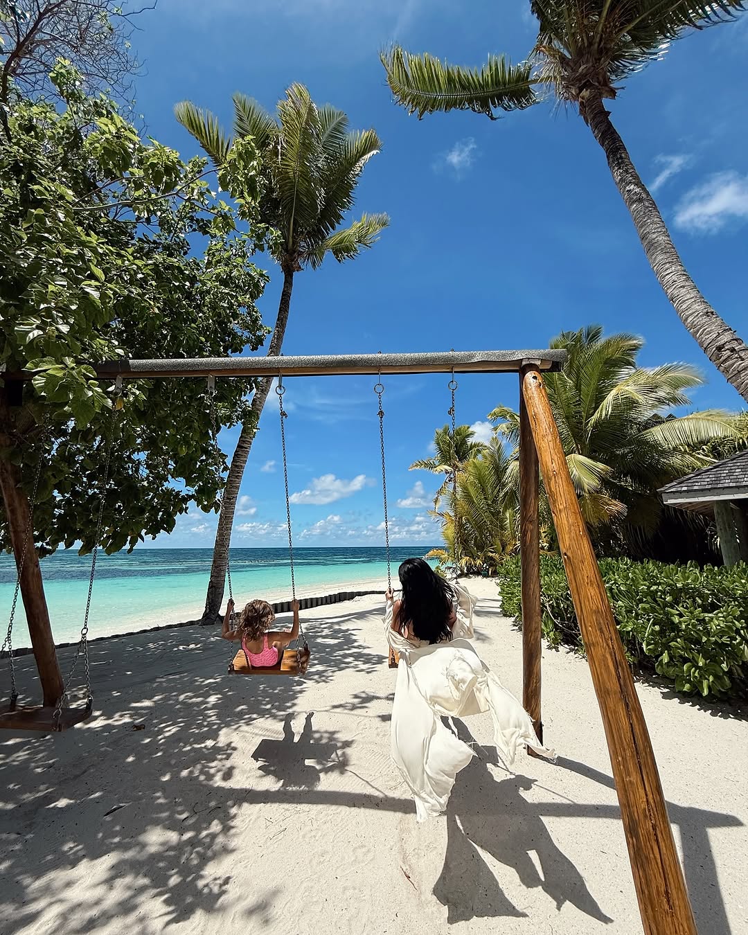 Ioana Grama, imagini de vis din vacanța din Seychelles: Au transformat tavanul camerei în piscină. Suma uriașă plătită pentru trei zile de cazare