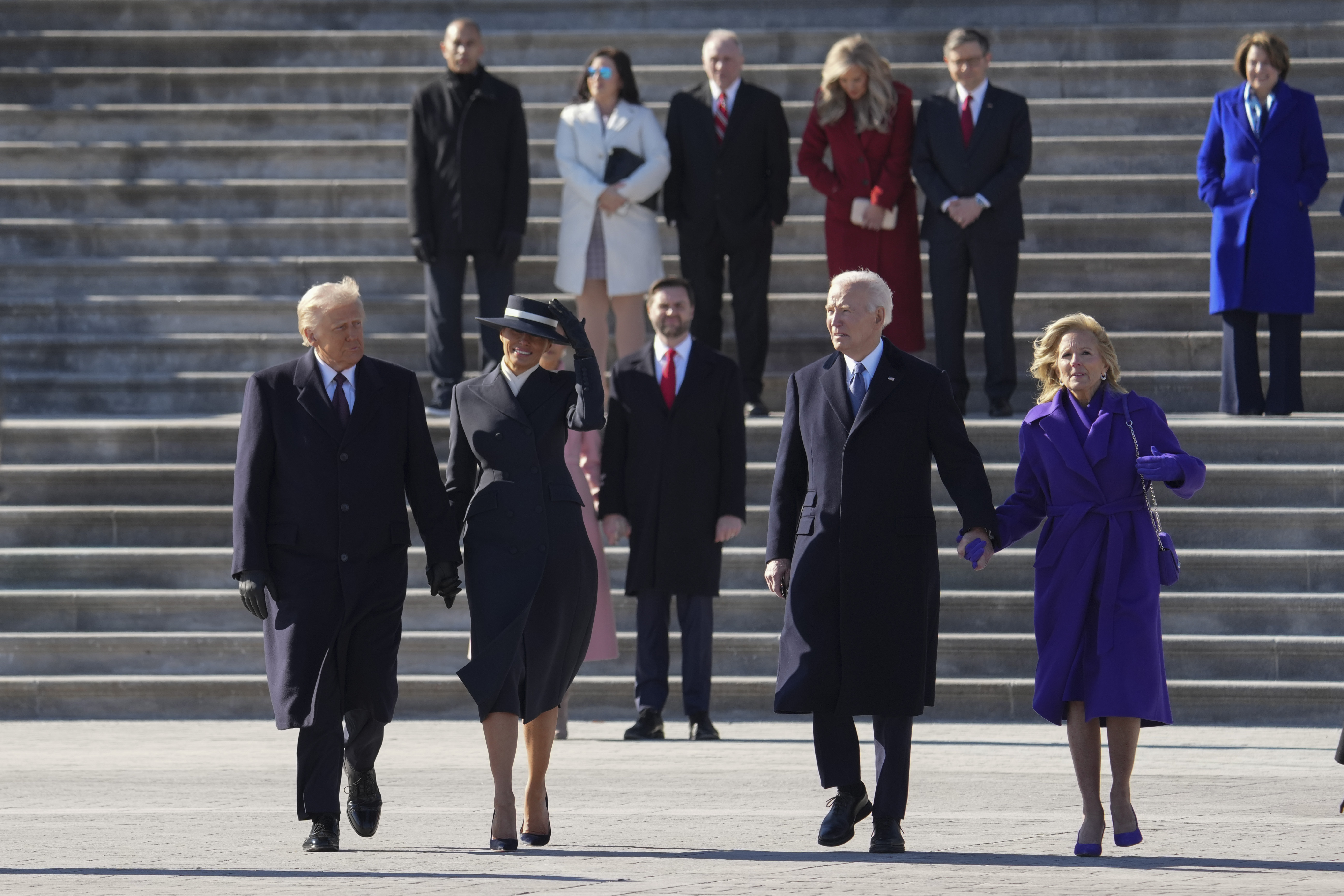 Ținuta purtată de Melania Trump la învestirea lui Donald Trump, sub lupa unui fost concurent de la „Românii au talent”: „Amintește de…”