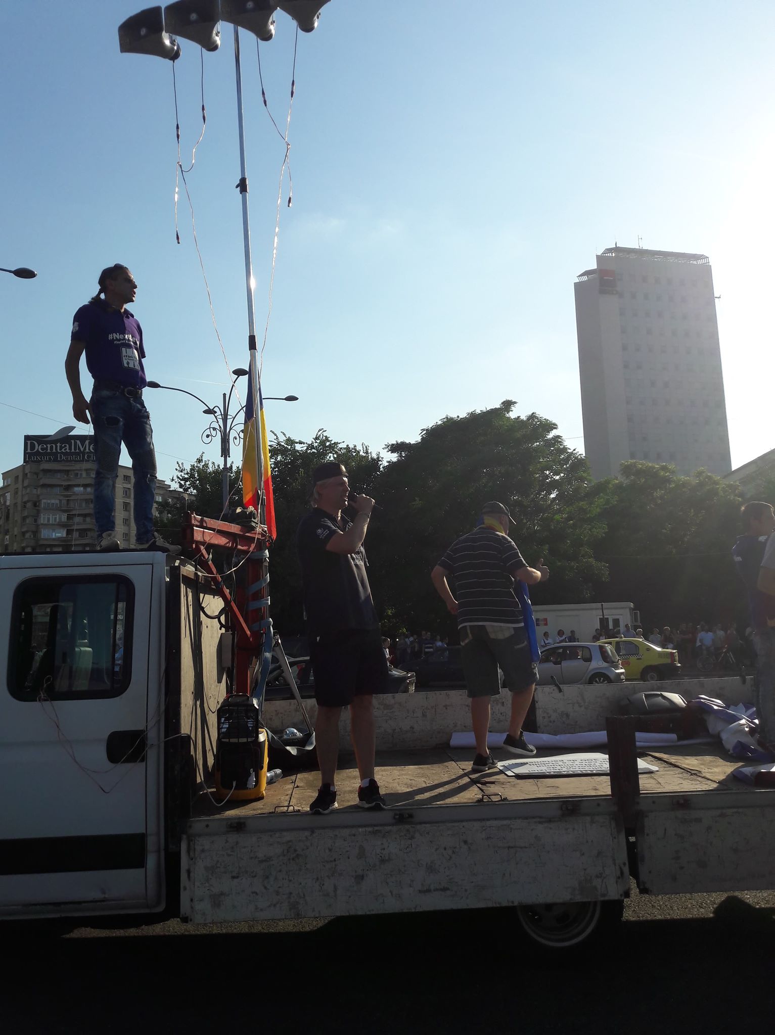 UPDATE. Protest în Piața Victoriei față de adoptarea CPP. Oameni amendați și îmbrânceli cu jandarmii (Foto&Video)