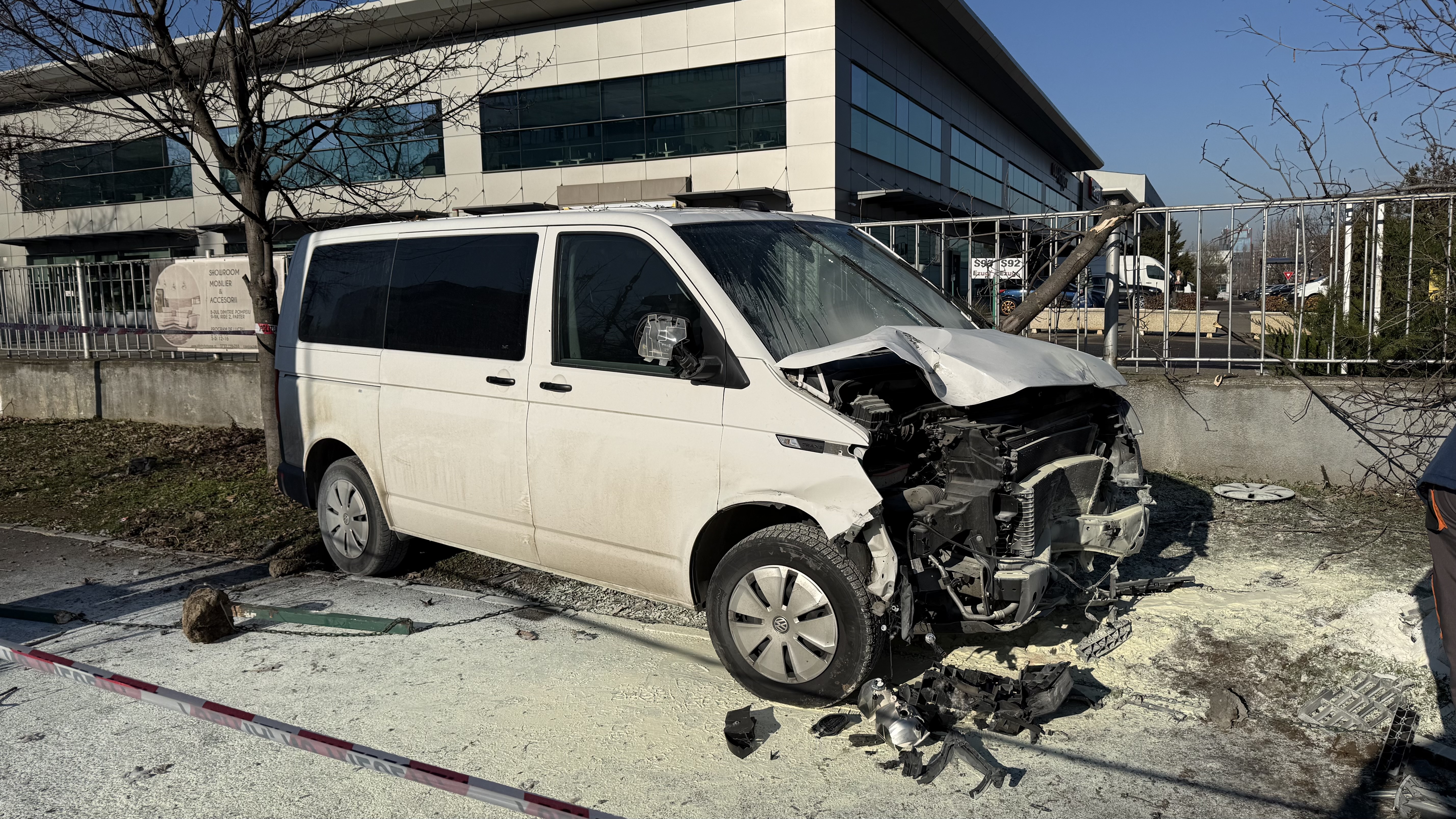 Femeie din București, spulberată de o mașină pe trotuar, pe Bulevardul Dimitrie Pompeiu. Șoferul nu era băut sau drogat