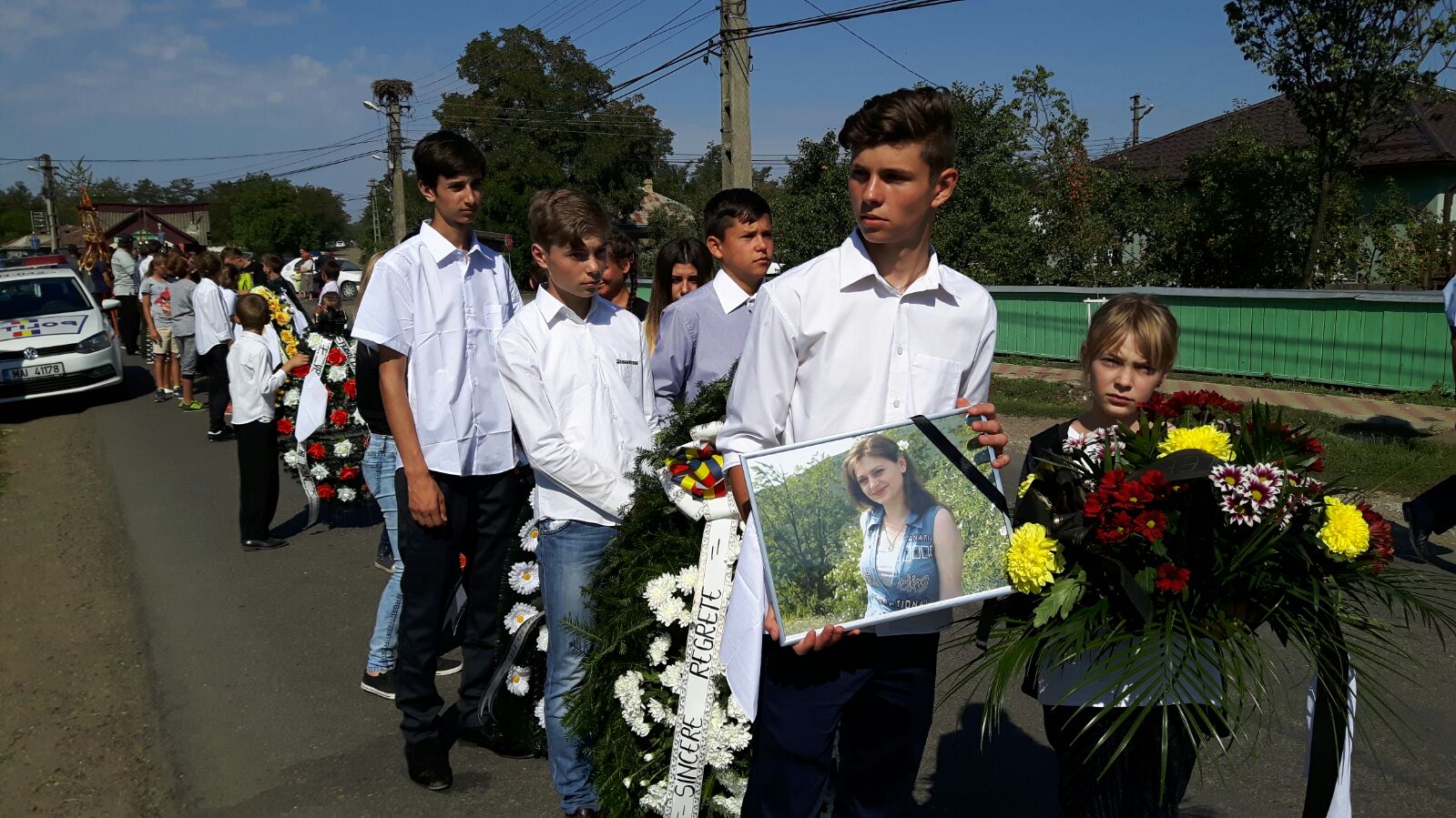 Botoşăneanca decedată în timpul cutremurului din Italia, înmormântată în satul natal! GALERIE FOTO&VIDEO