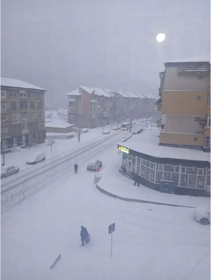 Orașul din România unde ninge ca în povești în ajun de Crăciun