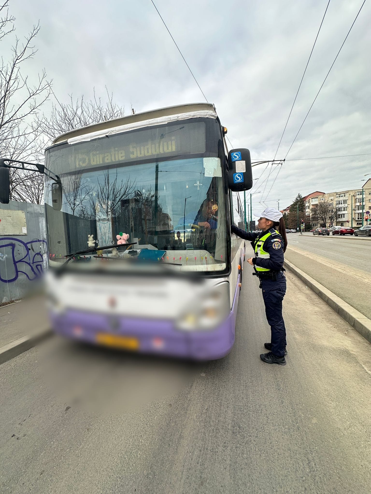 Sute de șoferi români de TIR, prinși cu „magnetul” și „telecomanda” la tahograf, într-o săptămână