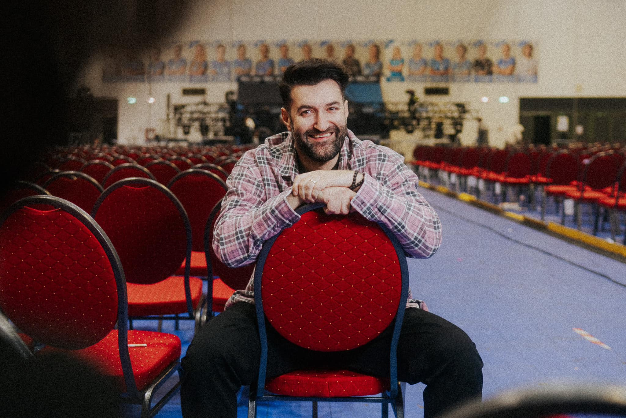Ce face Smiley în culisele „Românii au talent”. Pavel Bartoș l-a dat de gol înainte de prima semifinală live din 2025: „Hobbyul lui preferat”