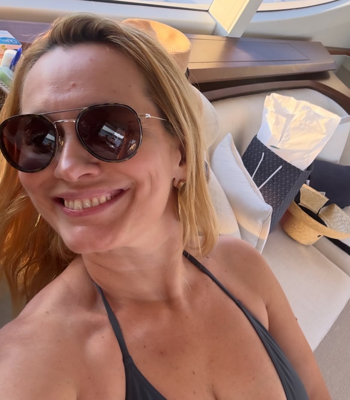 Imagini noi cu Andreea Esca în costum de baie. Ce i-a cerut soțului ei înainte să o fotografieze