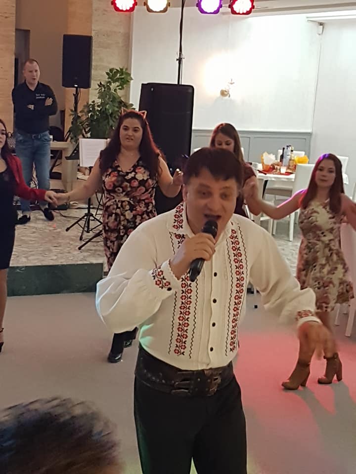 Schimbare radicală în viața lui Mihai Onilă, la un an de la moartea fiicei sale. A dat-o pe muzică de petrecere | FOTO &  VIDEO