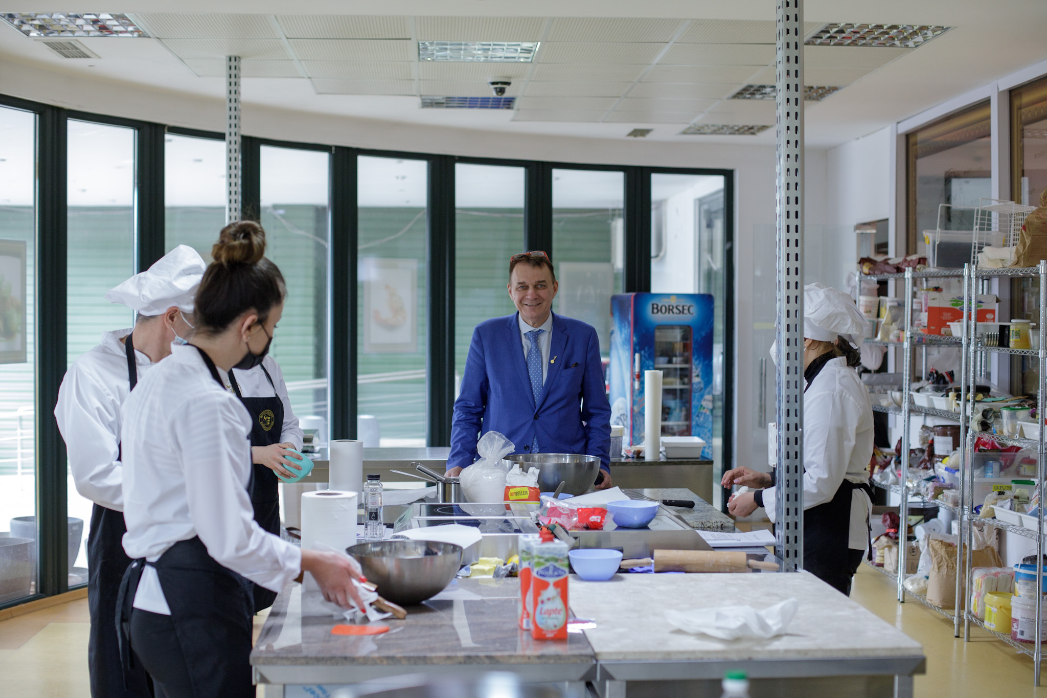 Românul care s-a întors din Franța și vrea să facă primul restaurant cu stele Michelin: „Cum vreți să progresăm, când noi mâncăm același lucru: șnițele, piept de pui, mici?”