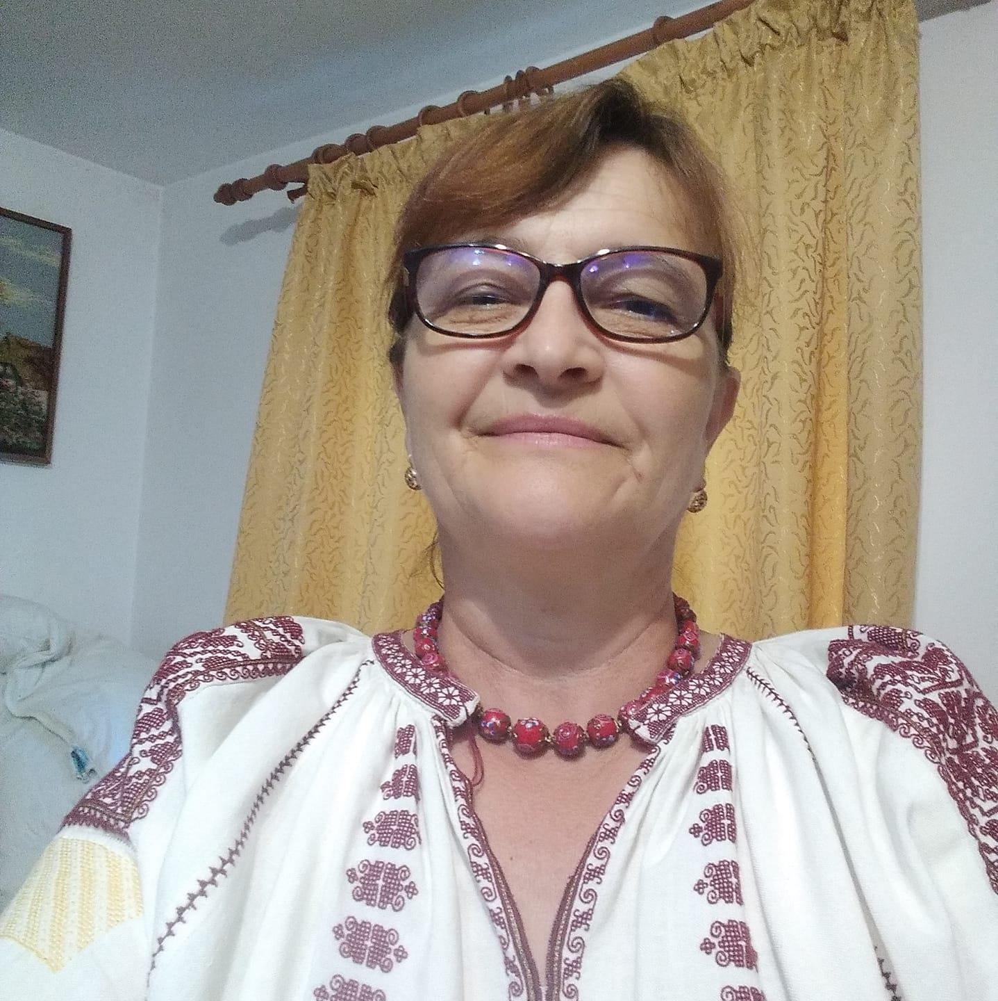 Tradiția iei românești renaște spectaculos și bănos: „Lumea a reînceput să iubească cămășile vechi”