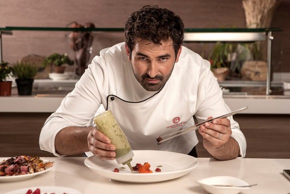 Chef Adi Hădean trage un semnal de alarmă: „Când mănânci prea des, prea prost, atunci devine o otravă”