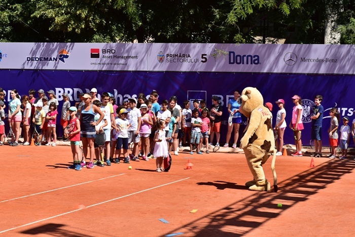 Openul de tenis al României. Simona Halep a dat autografe la foc automat, la ”Kids Day”. O nuntă a perturbat calificările de sâmbătă / FOTO&VIDEO