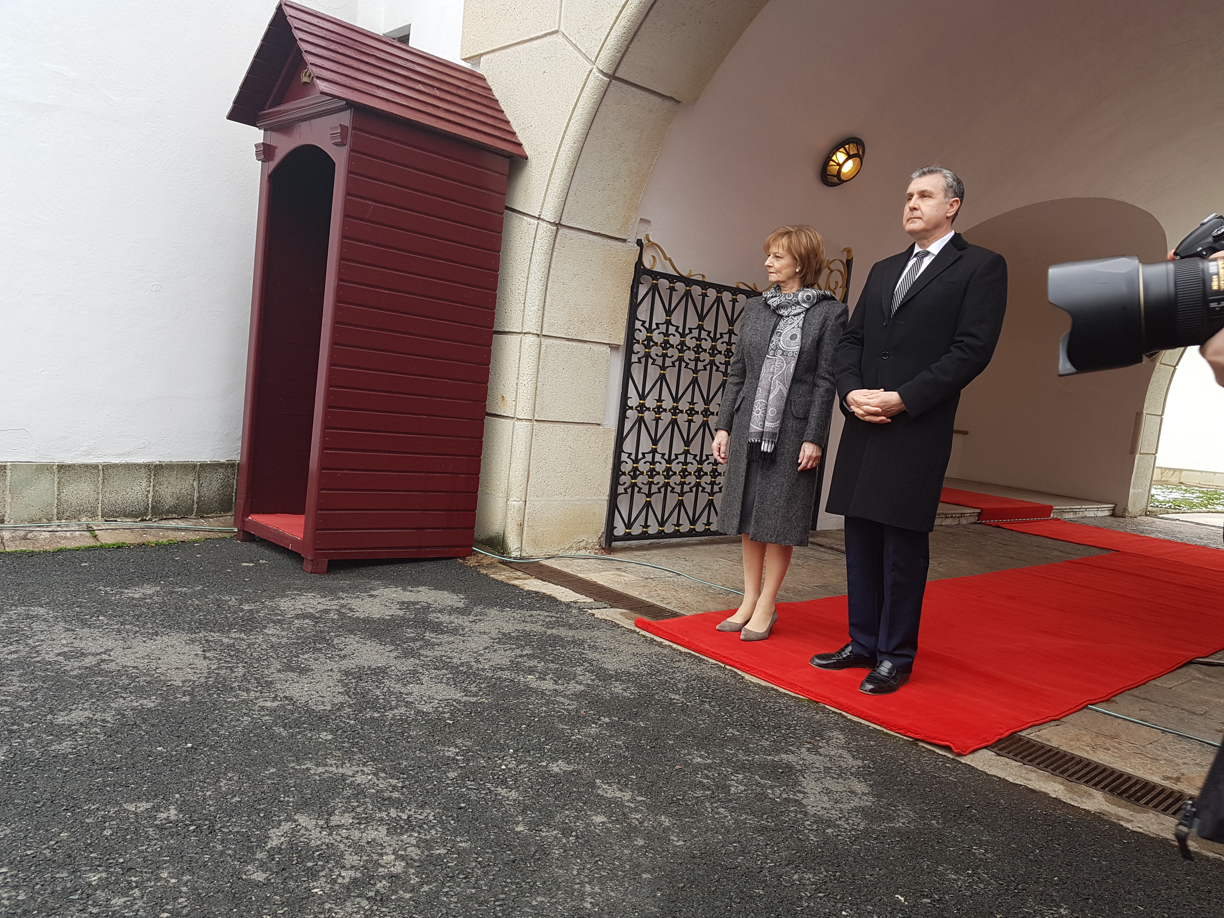 UPDATE. Premierul Viorica Dăncilă, prânz de lucru, cu familia regală, la Palatul Elisabeta; Casa Regală se va implica în promovarea României în afară