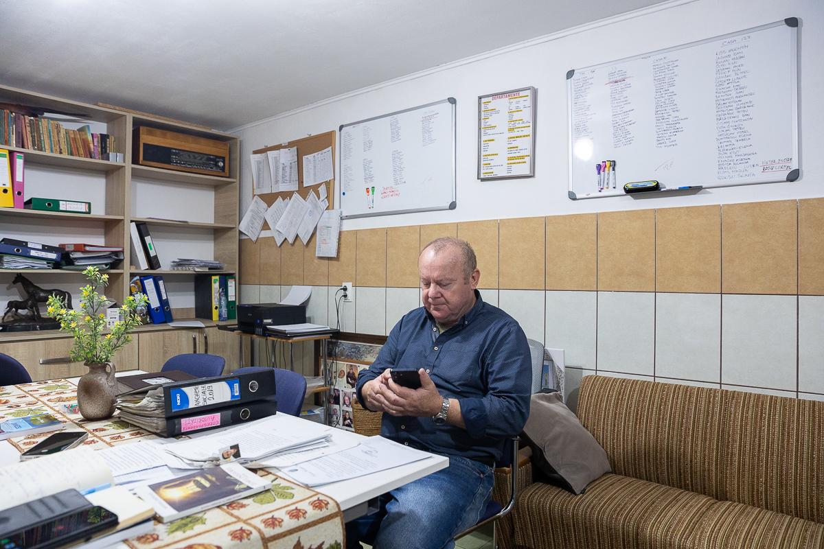 Interviu cu Viorel Pașca: „Dacă mă închid, asta e, o să rezist cumva. Mi-e foarte greu să mă gândesc la asta”