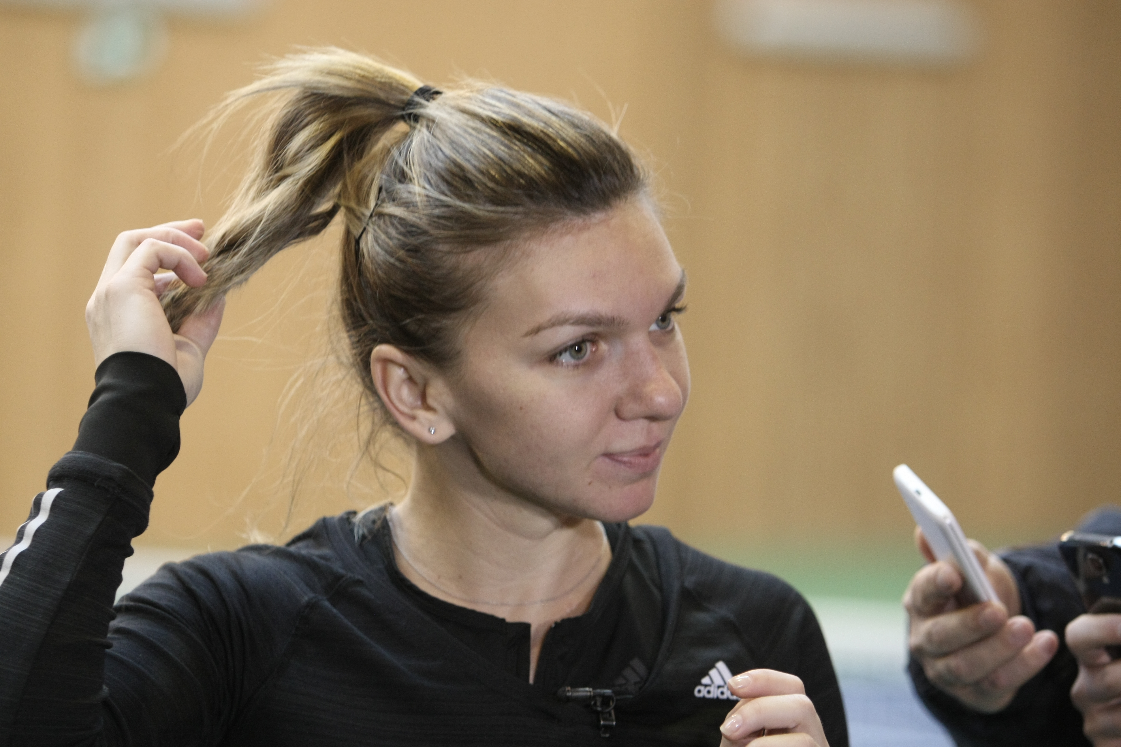 Simona Halep se antrenează în România. A primit o nuielușă de Moș Nicolae! Rămâne fără Cahill?| GALERIE FOTO
