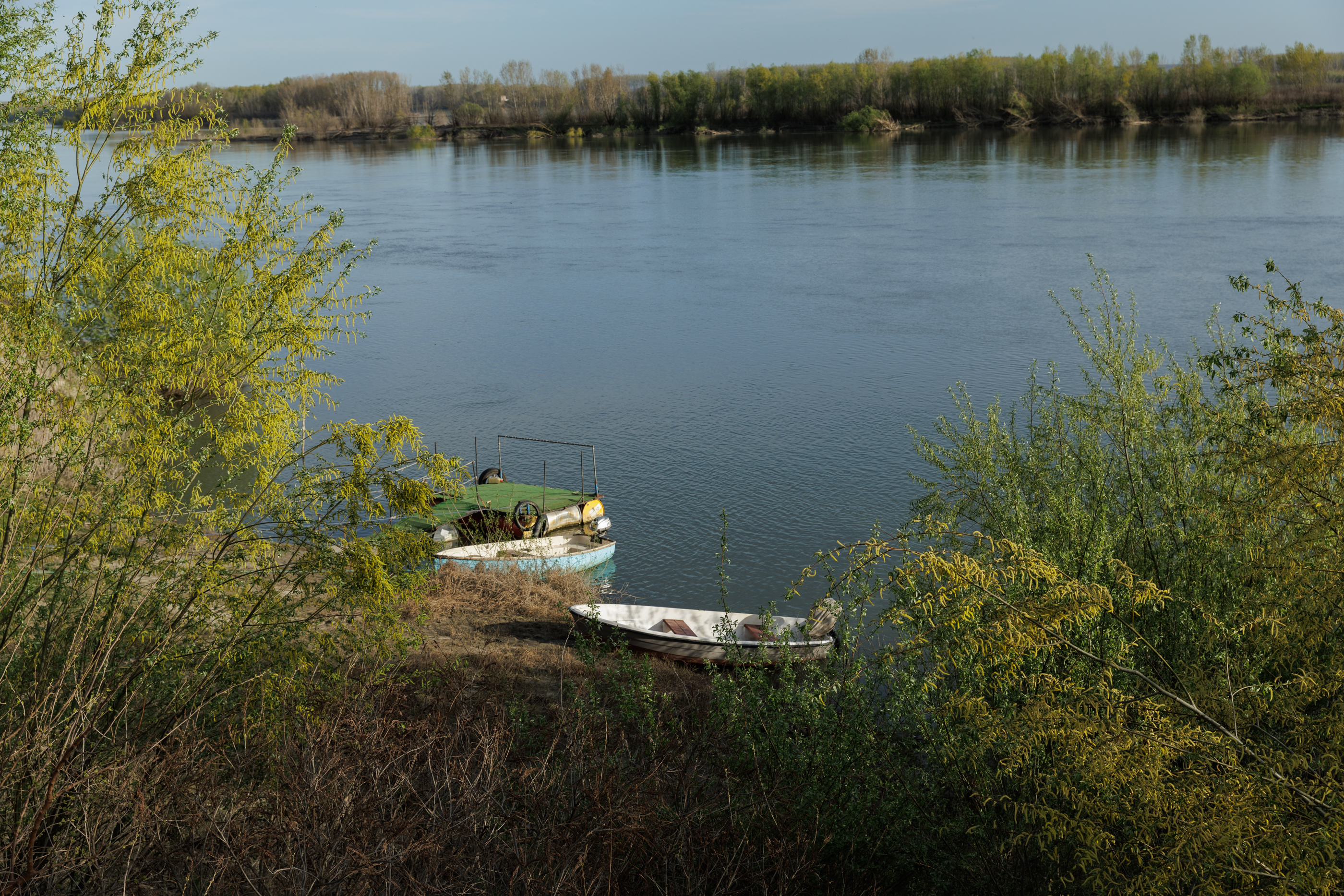 FOTOREPORTAJ. Frumusețea fără viitor a „celui mai urât oraș din România”: berzele s-au întors la Corabia, dar turiștii întârzie