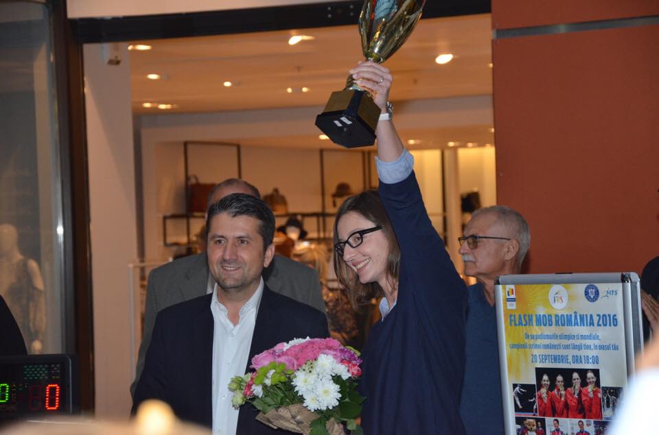 Campionii scrimei românești au strălucit pe scenele din 11 orașe din țară! FOTO