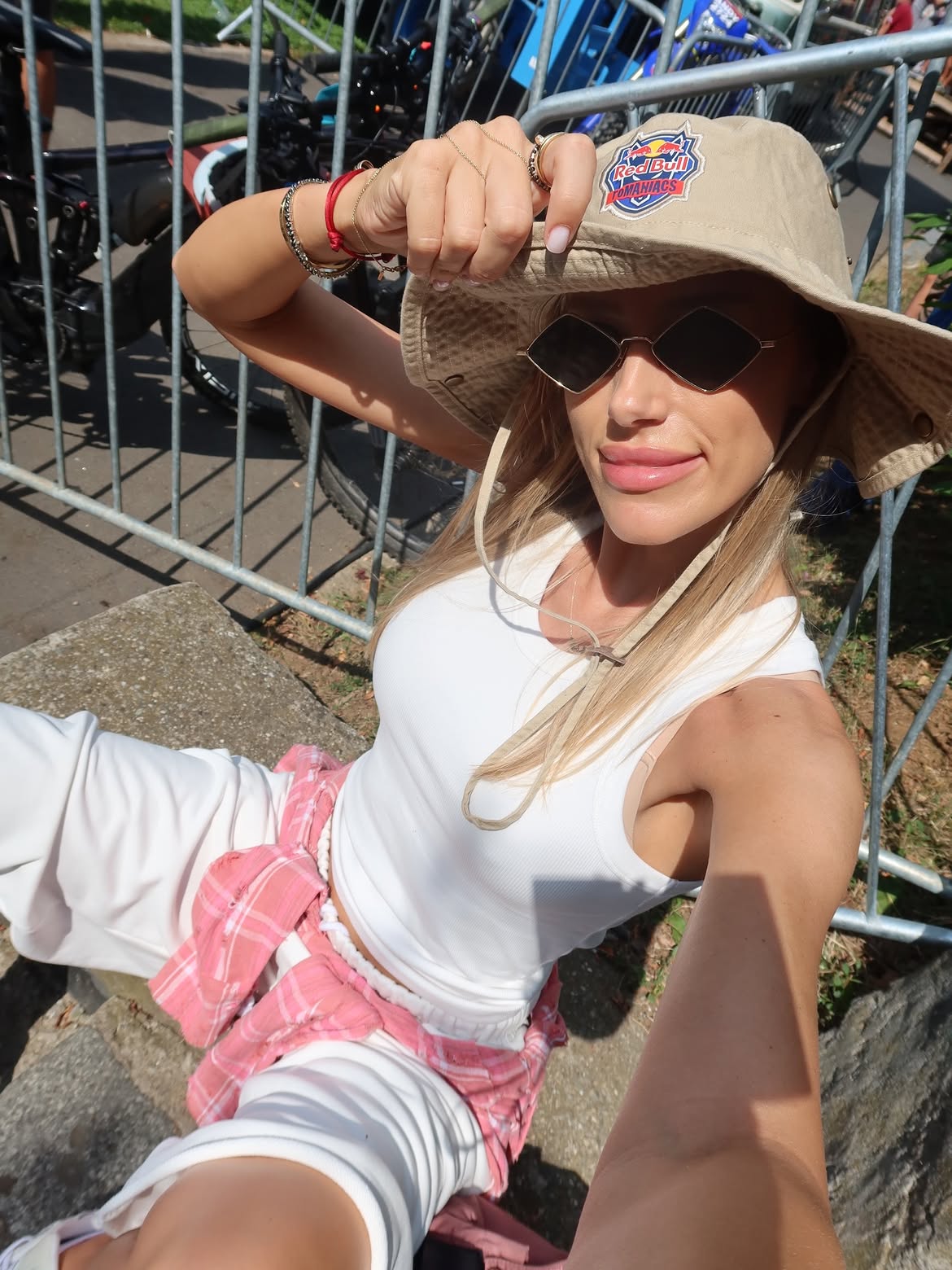 Cum a apărut Gabriela Prisăcariu la un concurs de enduro: „Mi se pare că sunt o nevastă chiar mișto”