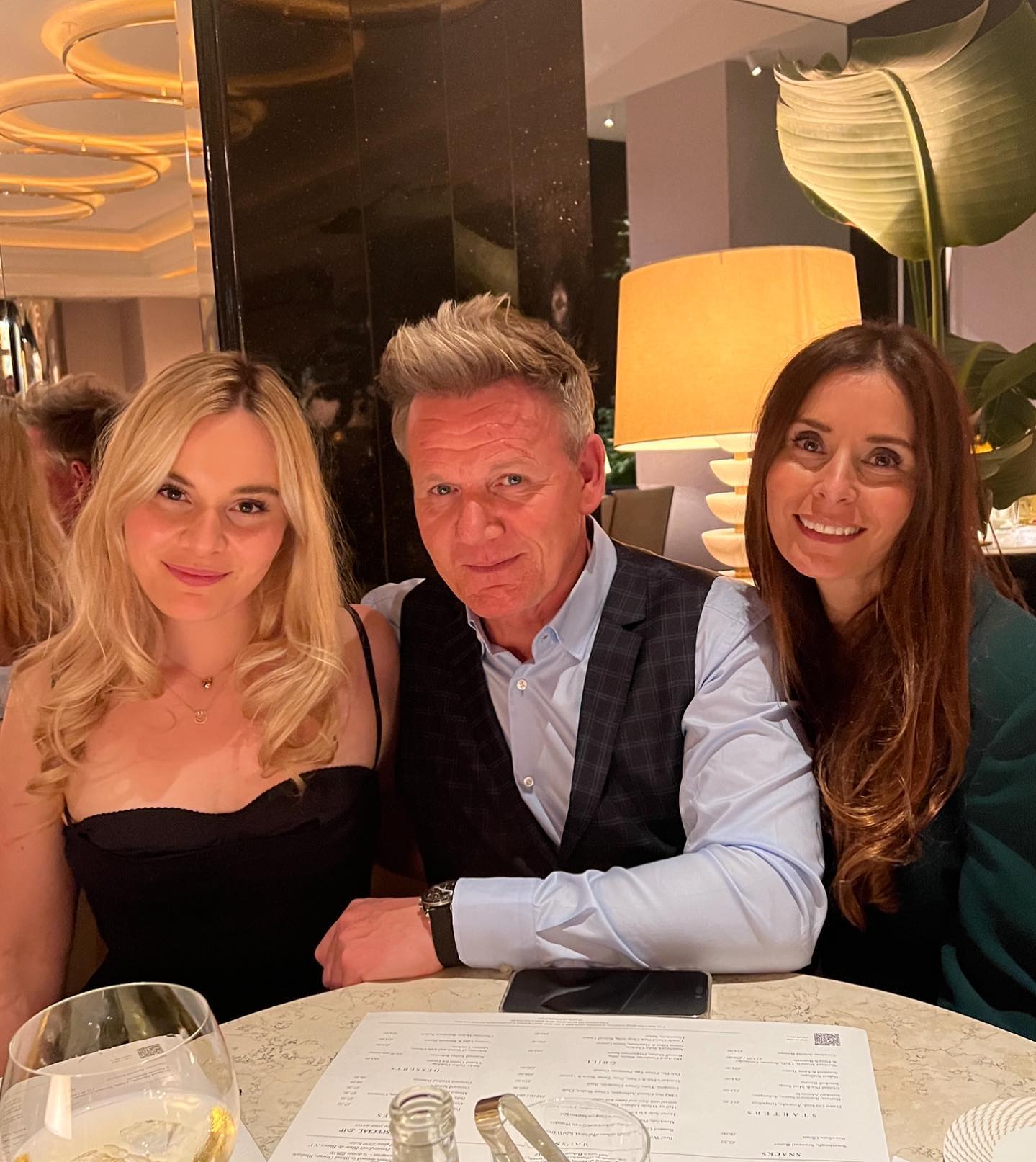 Gordon Ramsay, tată pentru a șasea oară: „3 băieți, 3 fete… Gata!”. Prima imagine cu fiul celebrului bucătar
