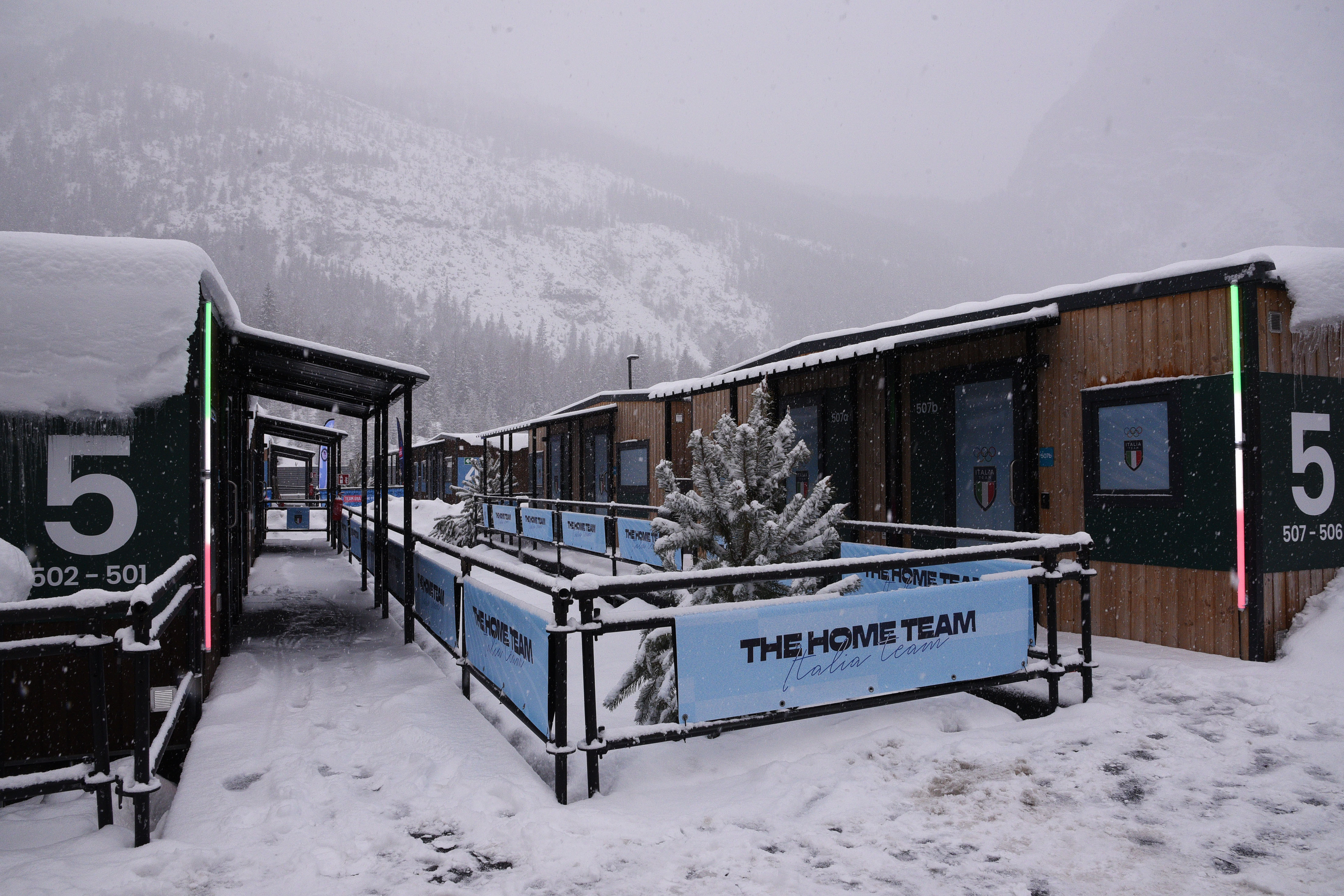 Condițiile în care sunt cazați sportivii români în parcul de rulote din satul olimpic de la Cortina d’Ampezzo: „Camere spartane”