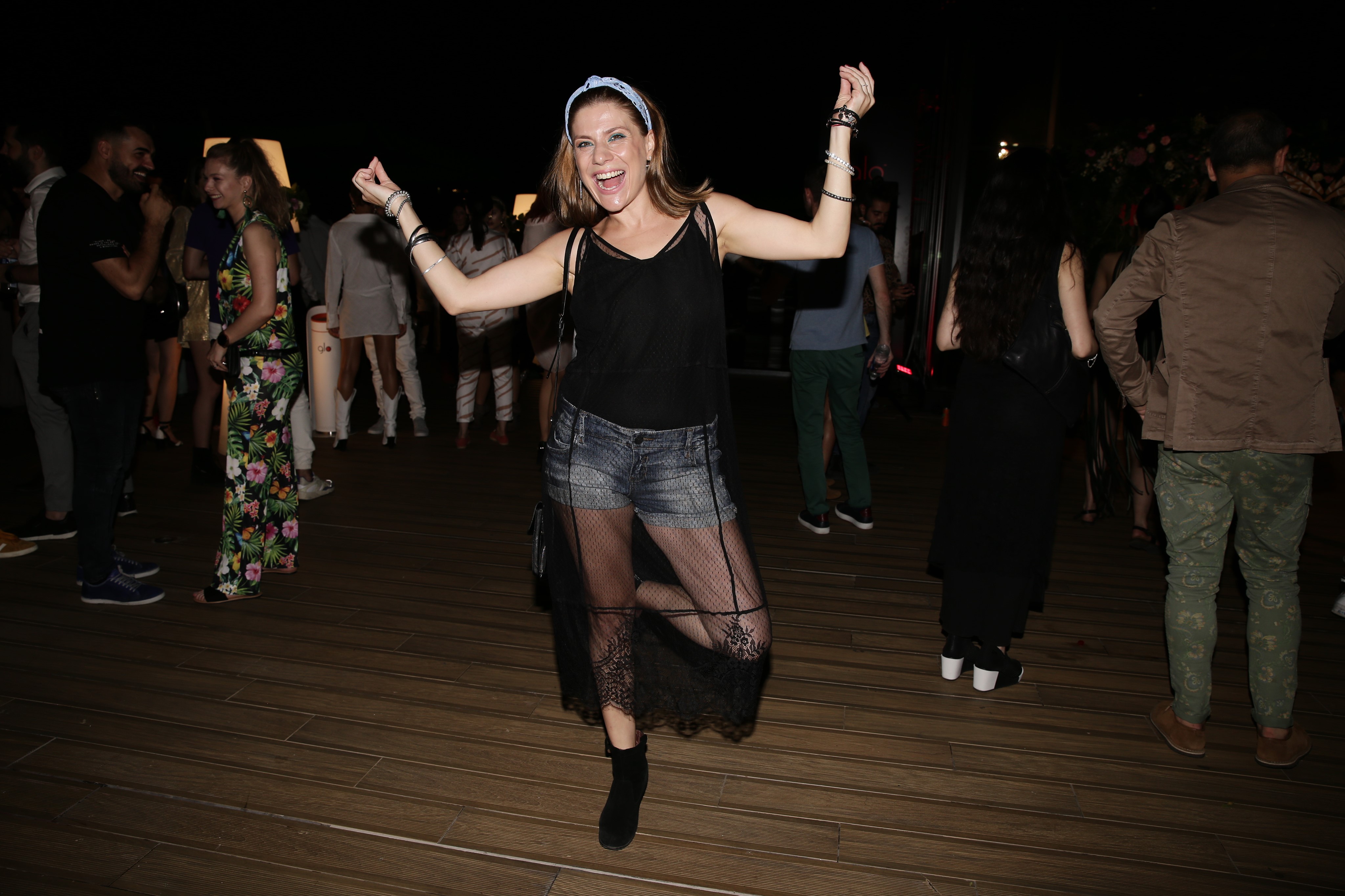 FOTO/ Unica Urban Party pe terasă. Vedete, bloggeri și  influenceri au participat la petrecere