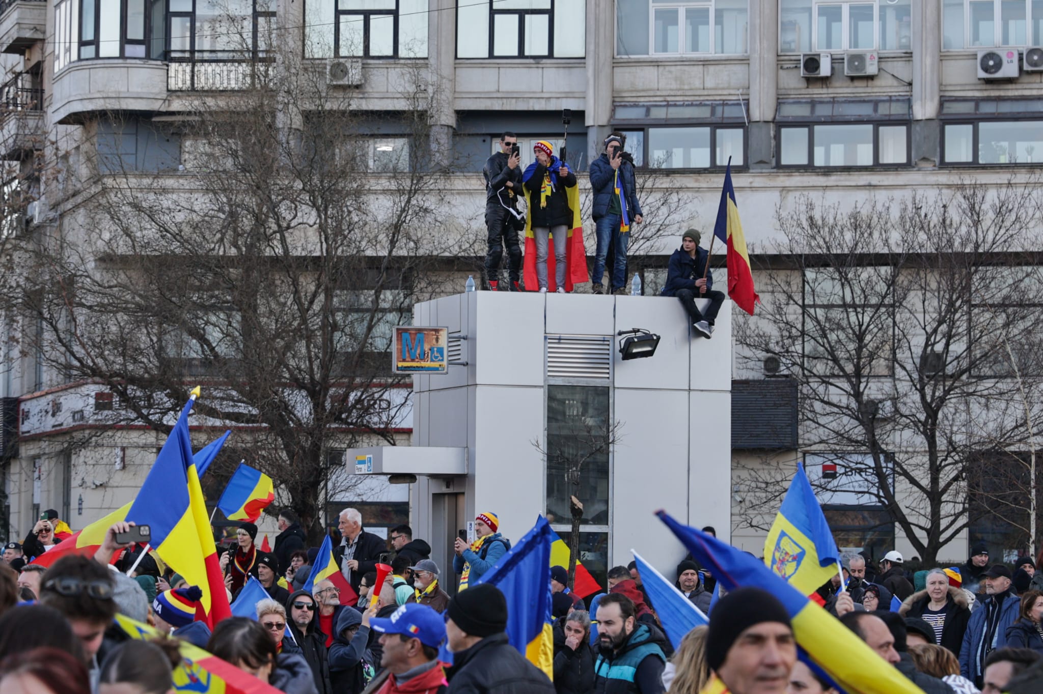 Sindicaliștii din Piața Victoriei au plecat când au ajuns susținătorii lui Călin Georgescu, veniți din Parcul Tineretului