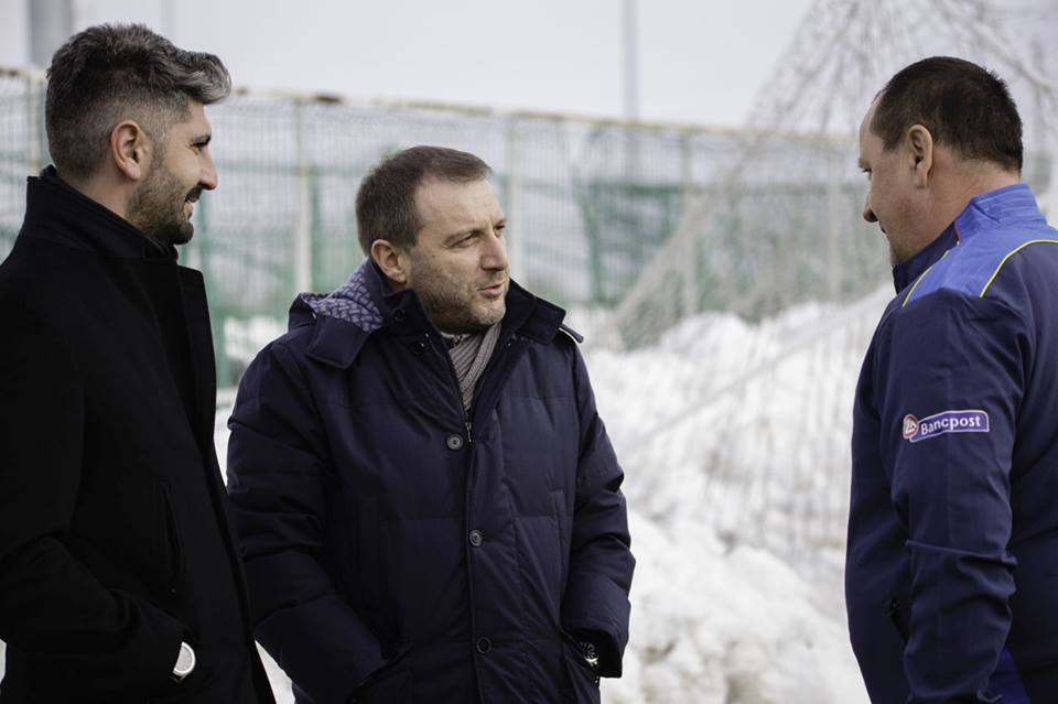 Fotbaliștii naționalei României au menajat gazonul de pe ”Ion Oblemenco”. Unii pe sintetic, alții la sală / GALERIE FOTO
