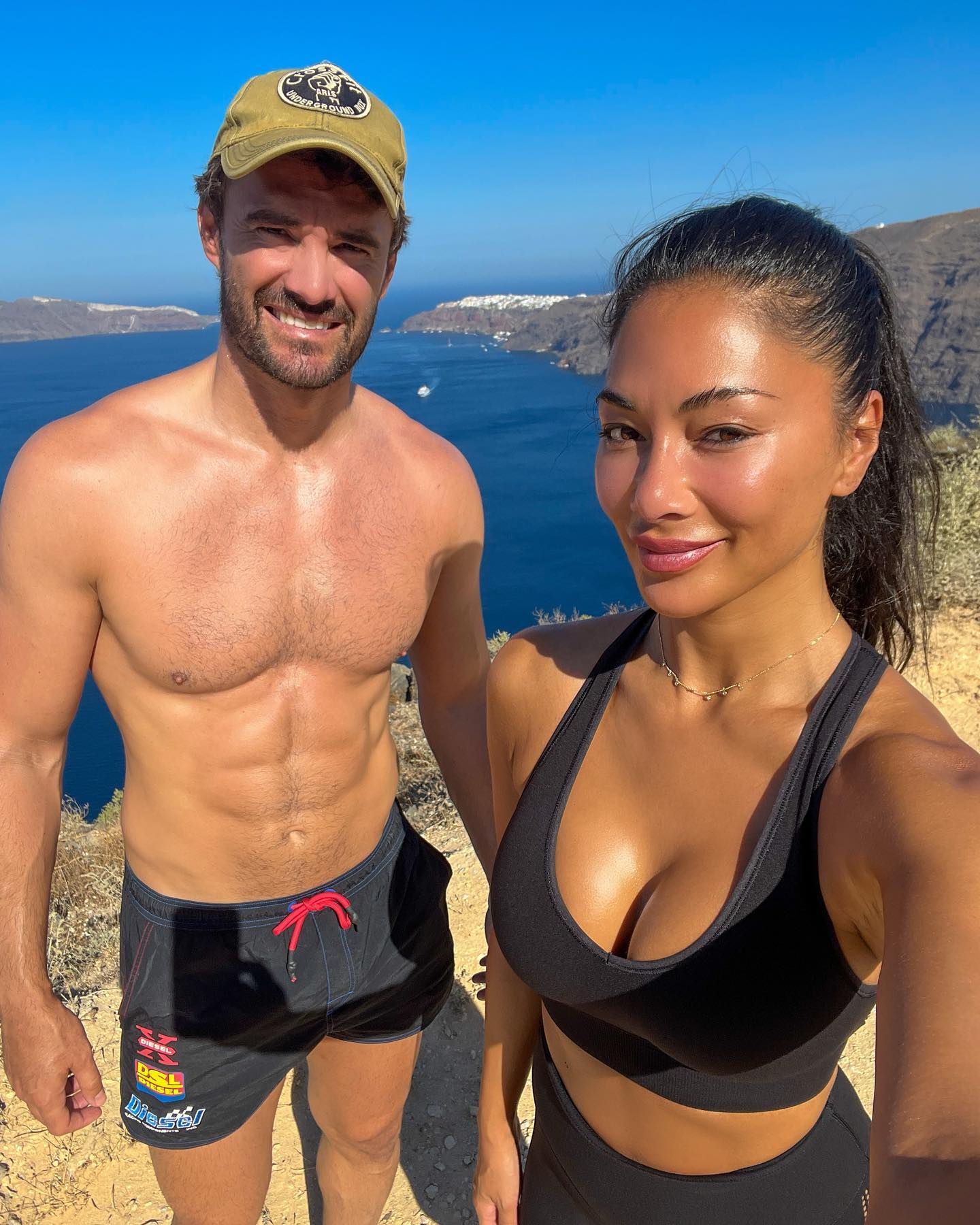 Nicole Scherzinger s-a logodit: „Am spus DA”. Este într-o relație de 3 ani cu Thom Evans