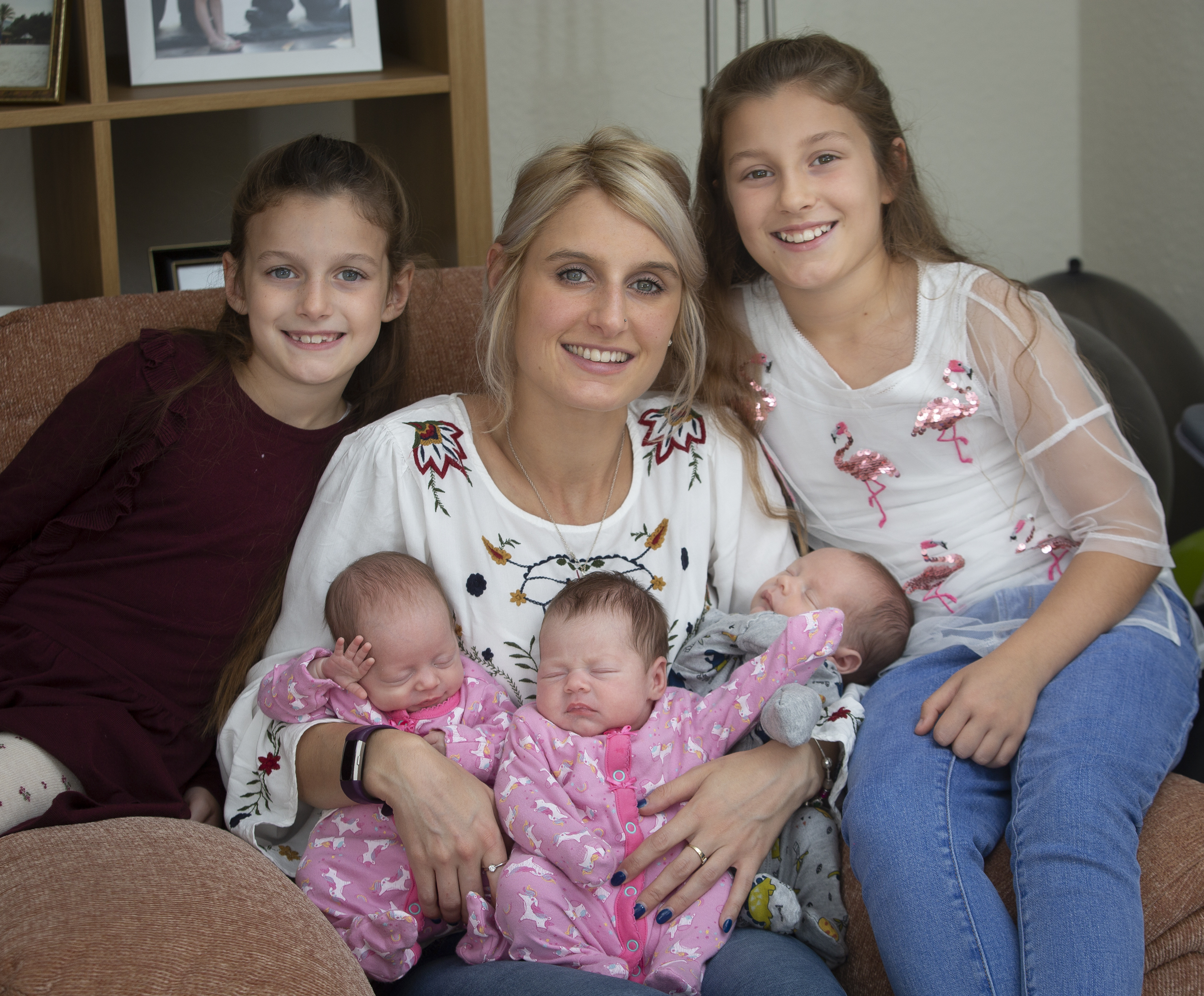 FOTO | Povestea femeii care a rămas însărcinată cu tripleți de la prima întâlnire