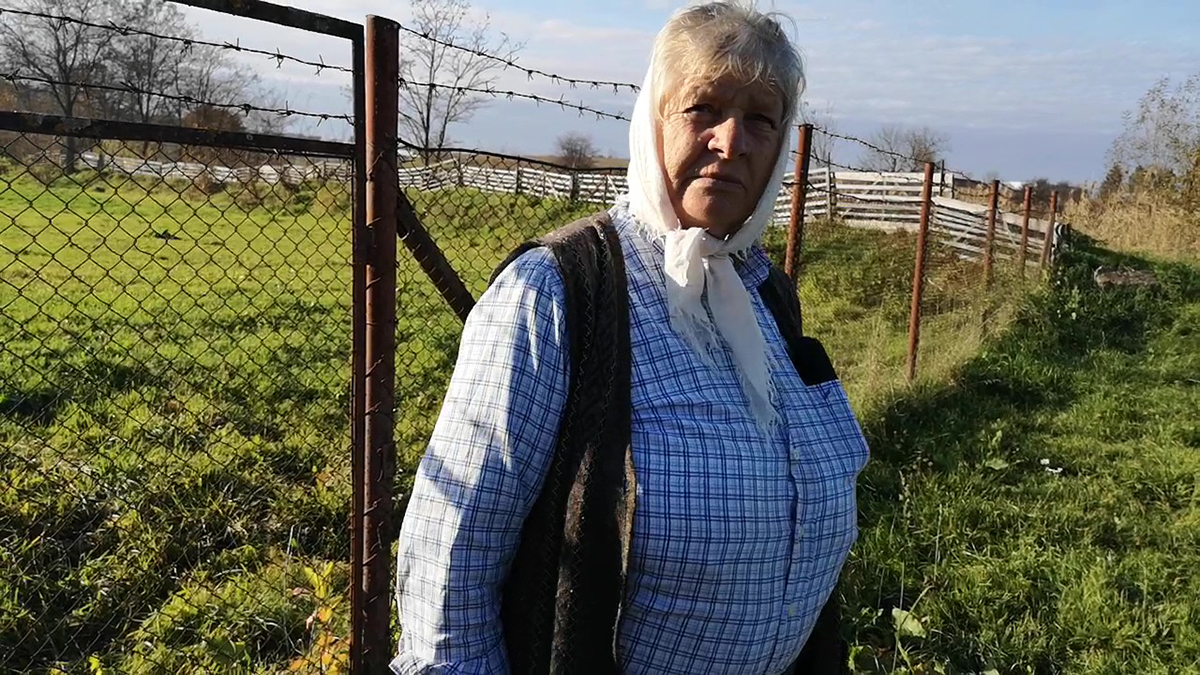 Cum îi văd sătenii din Cincu pe vecinii lor francezi din baza NATO: „Cântă la terasă până la patru dimineaţa”