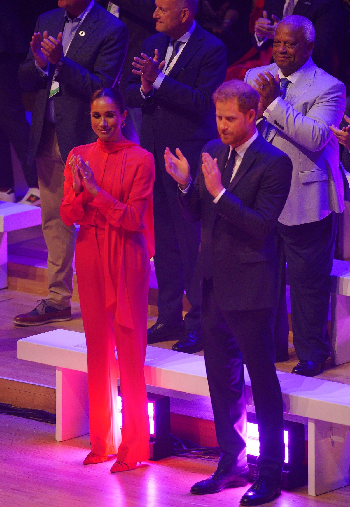 Meghan Markle și prințul Harry, înapoi în Anglia: „Ne bucurăm să fim aici”. Sunt într-un turneu european, fără vreo legătură cu casa regală