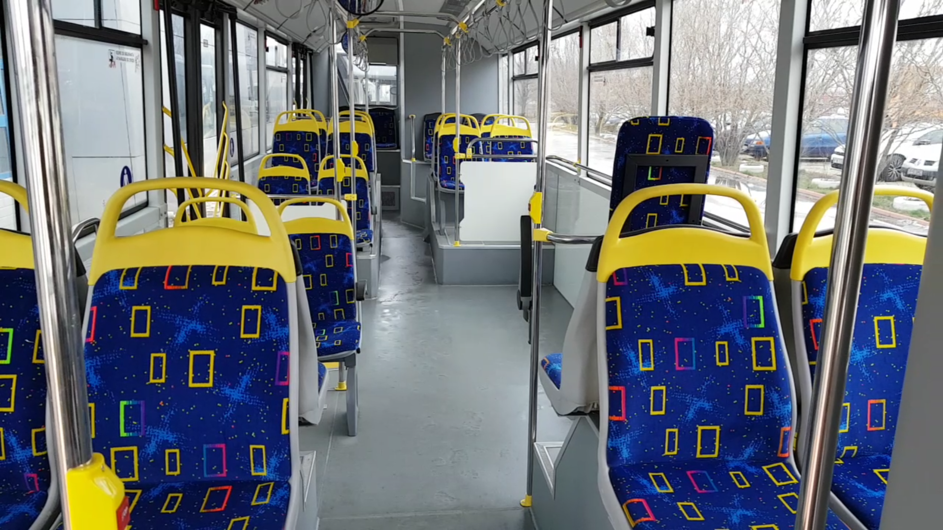 VIDEO | Cum arată autobuzul românesc, construit la Ciorogârla. Ieftin și rezistent, dar nedorit în România