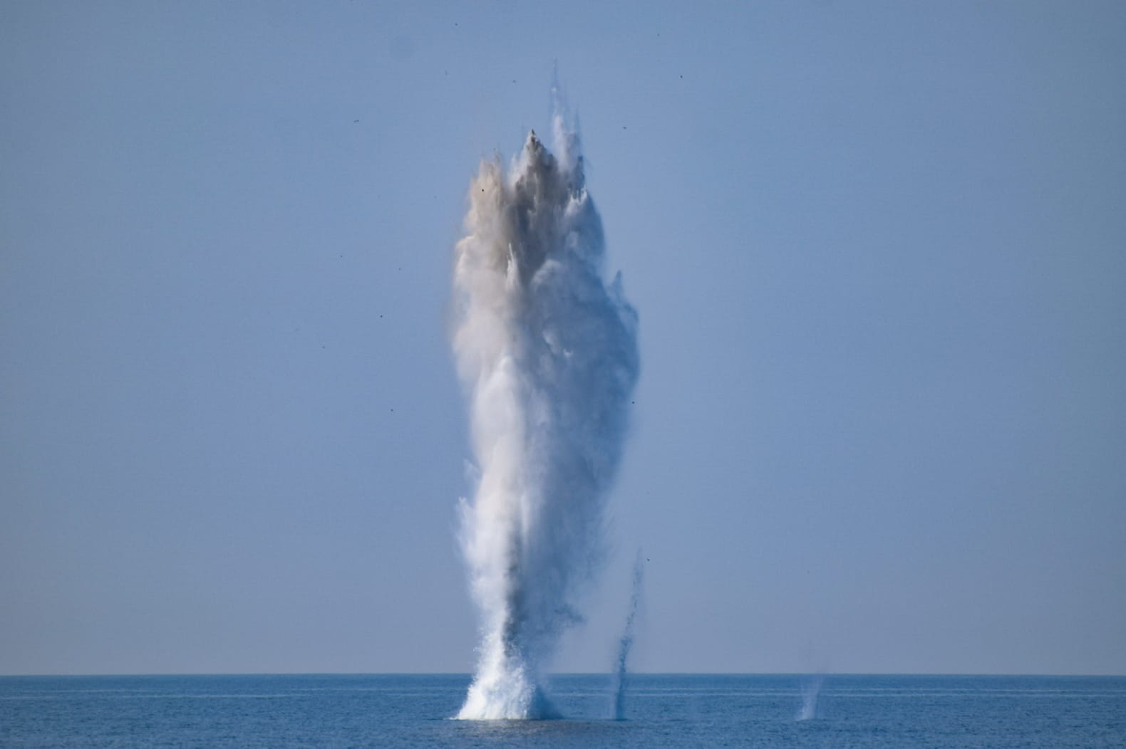 Mina marină găsită la 70 de kilometri de țărmul românesc, în Marea Neagră, a fost neutralizată