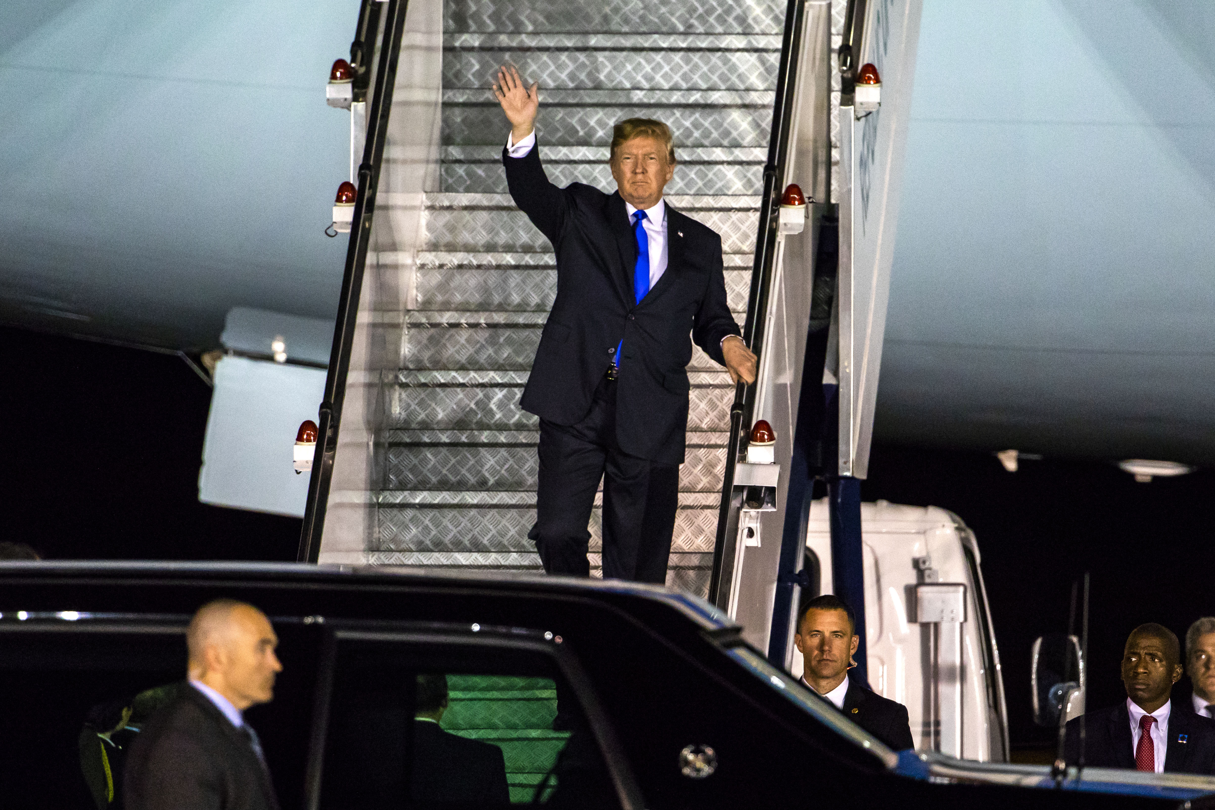 VIDEO ŞI FOTO | Donald Trump a ajuns în Singapore, înainte de summitul cu Kim Jong-un