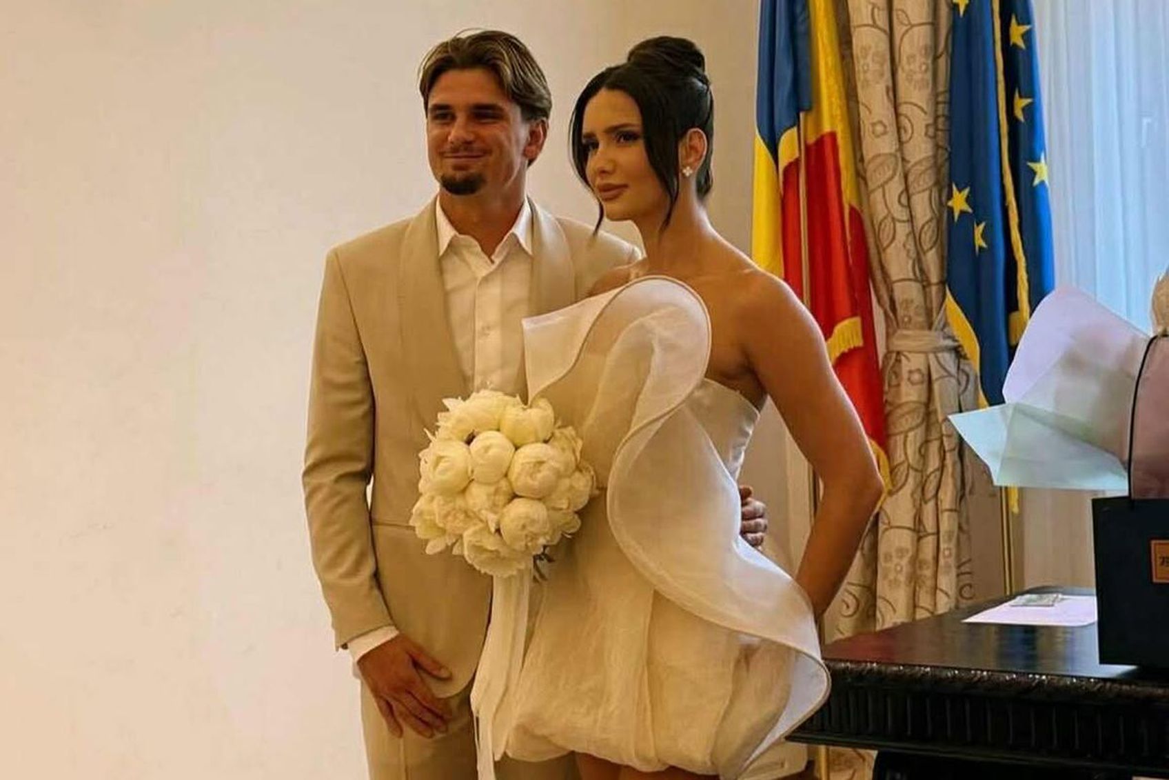 Cât costă rochia purtată de Elena Hagi la nunta lui Răzvan Marin cu Crina. Soția lui Ianis Hagi e însărcinată în opt luni