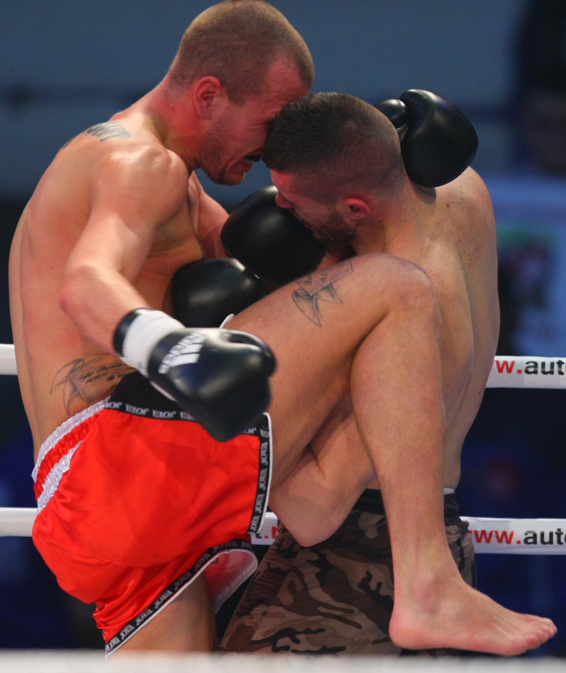 Meciul în urma căruia Amansio Paraschiv a devenit campion mondial Superkombat New Heroes! VIDEO& FOTO
