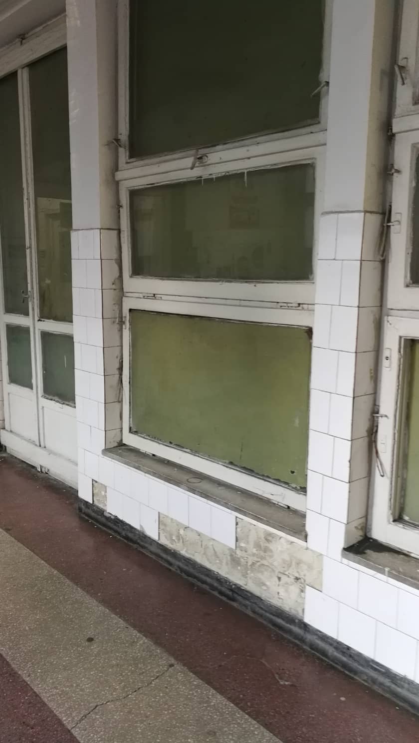 Fotografii care surprind dezastrul dintr-o policlinică din Slatina. Angajații nu mai rezistă