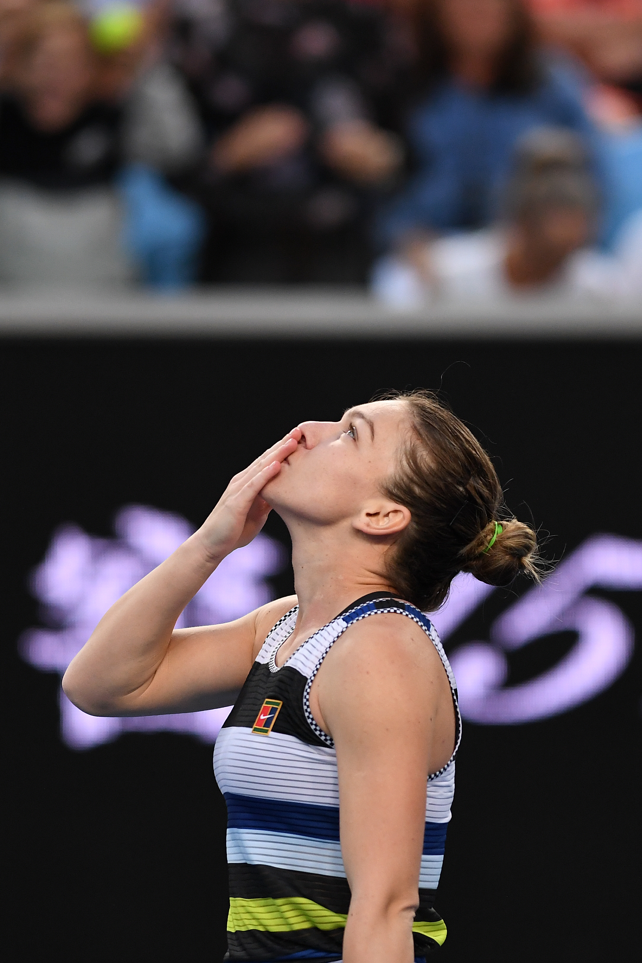 Simona Halep, în optimi la Australian Open! O învinge categoric pe Venus Williams și se pregătește pentru duelul cu Serena! | VIDEO