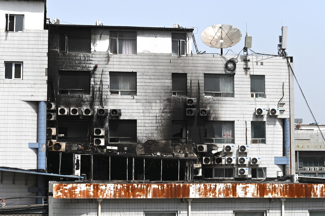 Incendiu major la un spital din Beijing. Cel puțin 29 de persoane au murit și alte câteva zeci sunt rănite