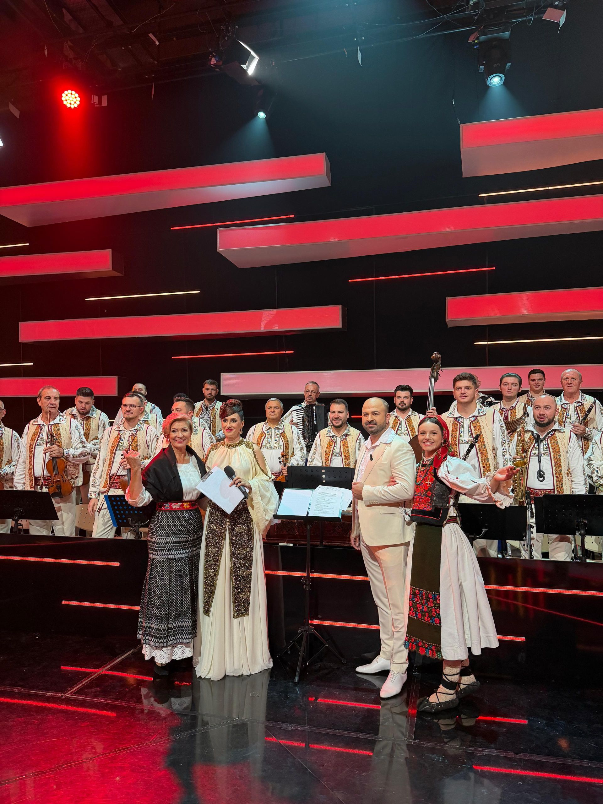 Iuliana Tudor revine la TVR 1. Ce schimbări apar în al doilea sezon al emisiunii „Petrecere… cu cântec”: „Noua mea colegă de platou”
