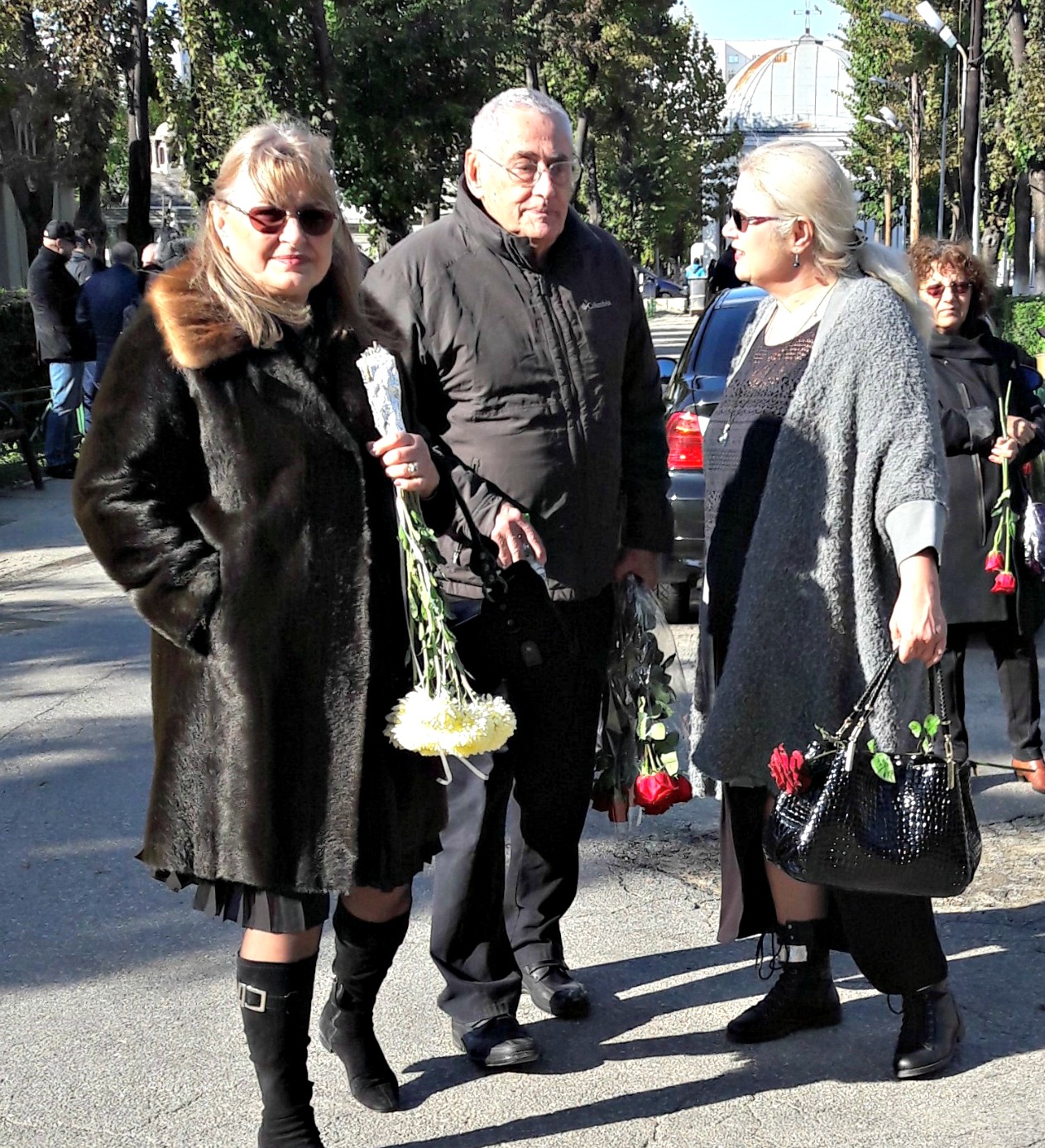 FOTO EXCLUSIV/ Muzicienii României l-au condus pe ultimul drum pe Petrache Pechea.  Îngropat cu saxofonul