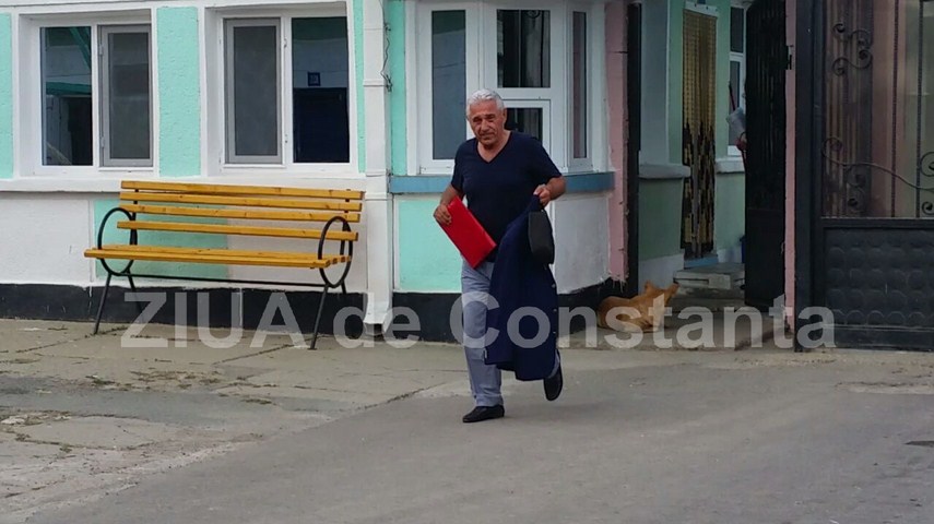 Giovani Becali nu s-a schimbat deloc în pușcărie. Imagini inedite cu fostul impresar, eliberat miercuri. Party cu mici și bere