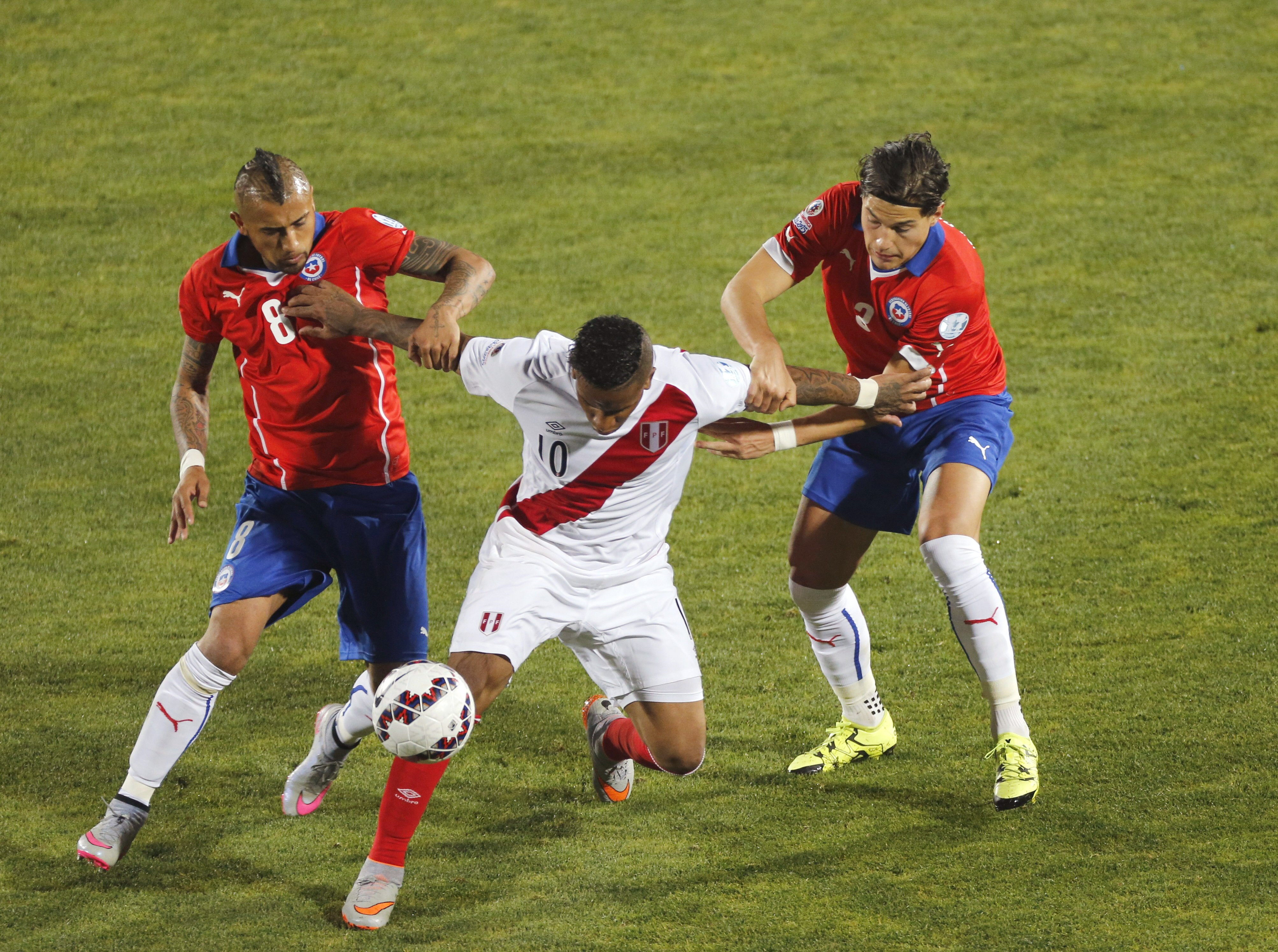 Chile s-a calificat în finala Copa America, graţie dublei lui Vargas. ^La noapte se joacă Argentina - Paraguay / GALERIE FOTO&VIDEO