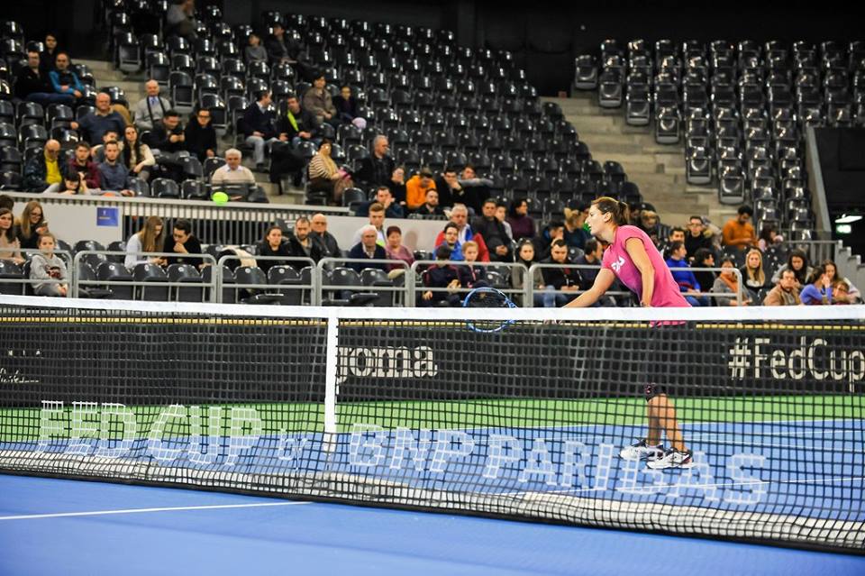 Dan Petrescu le-a încurajat pe componentele echipei României de Fed Cup | GALERIE FOTO