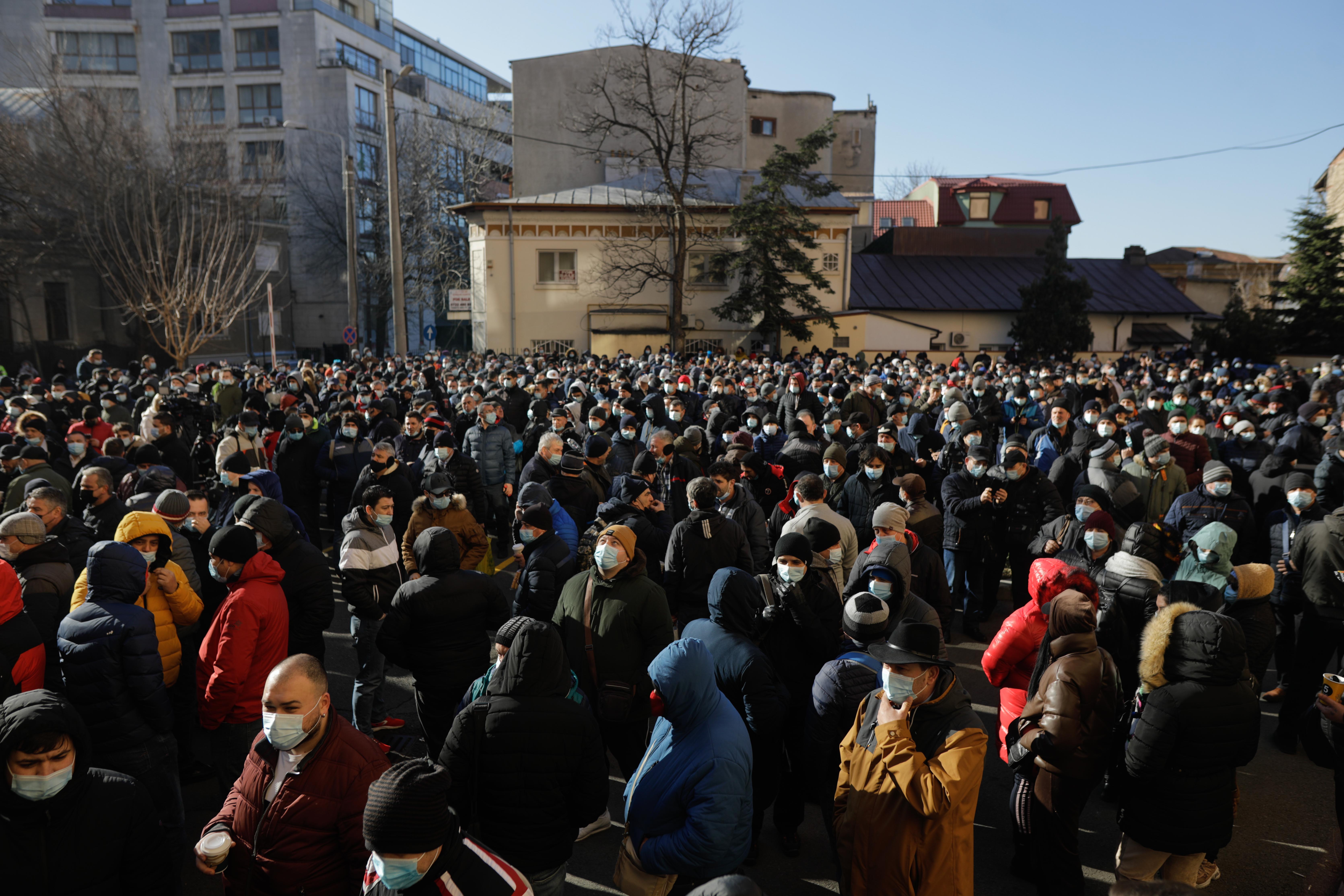 Protest al angajaților STB față de condițiile de muncă. „Autobuzele au aceleași anvelope de ani”