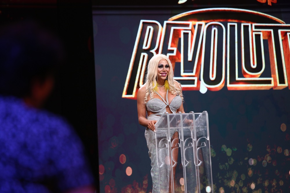 Nea Mărin, alături de fiica sa, Larisa, la TV. Cei doi au pregătit un moment special pentru „Stand-Up Revolution”