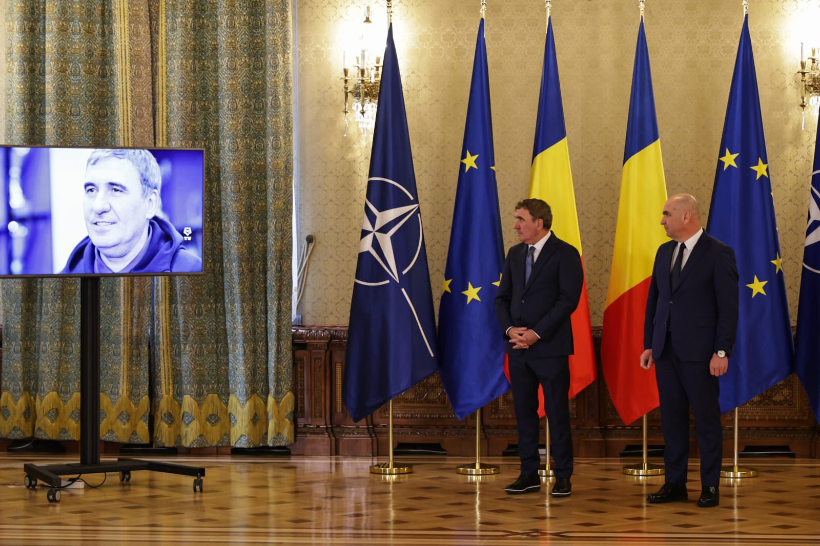 De ce a lipsit Ianis Hagi de la Palatul Cotroceni, unde Gică Hagi a fost decorat de Ilie Bolojan