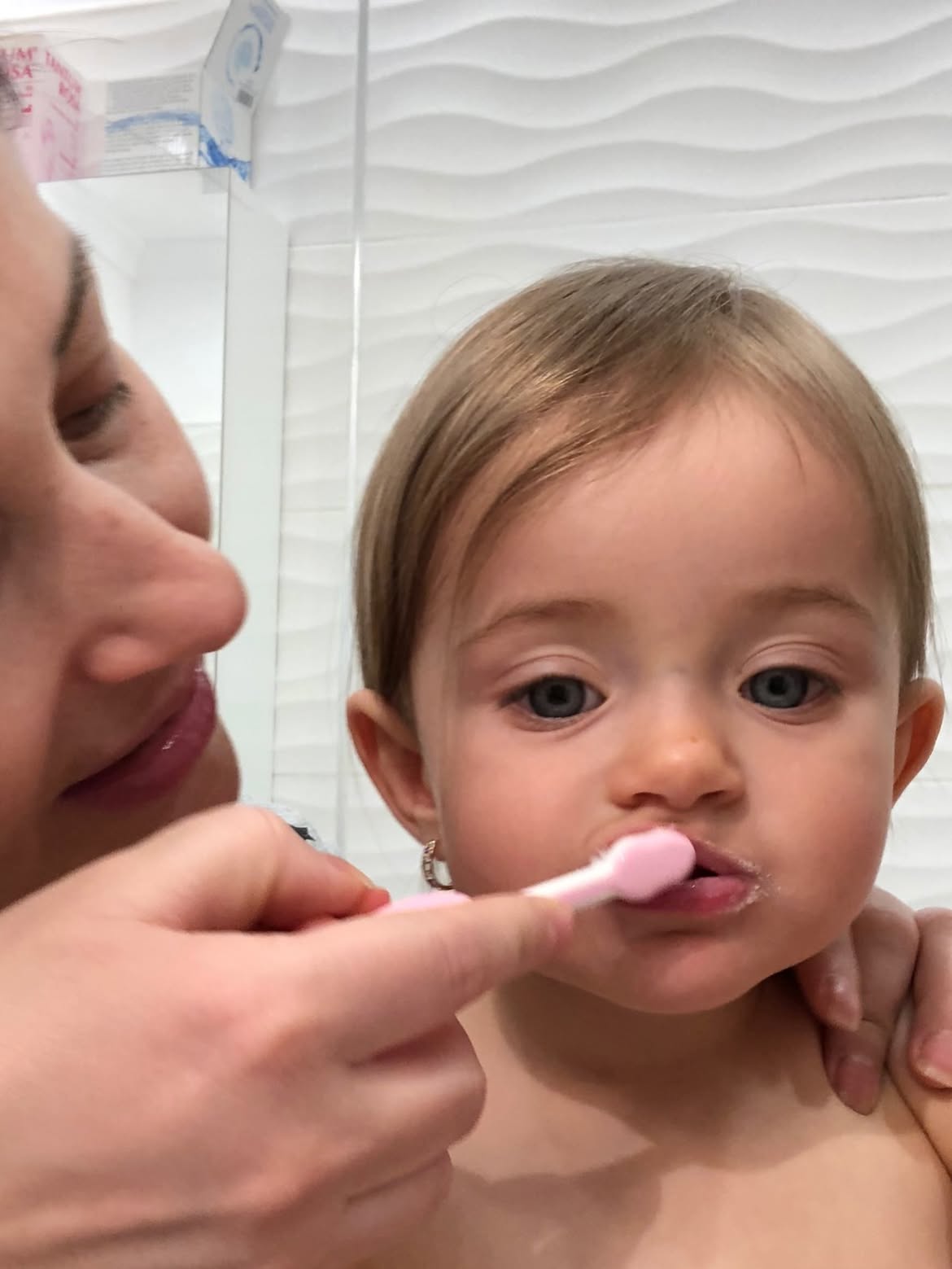 Fiica Gabrielei Cristea și a lui Tavi Clonda a împlinit 9 ani. Imagini adorabile cu Victoria de când era bebeluș și până în prezent