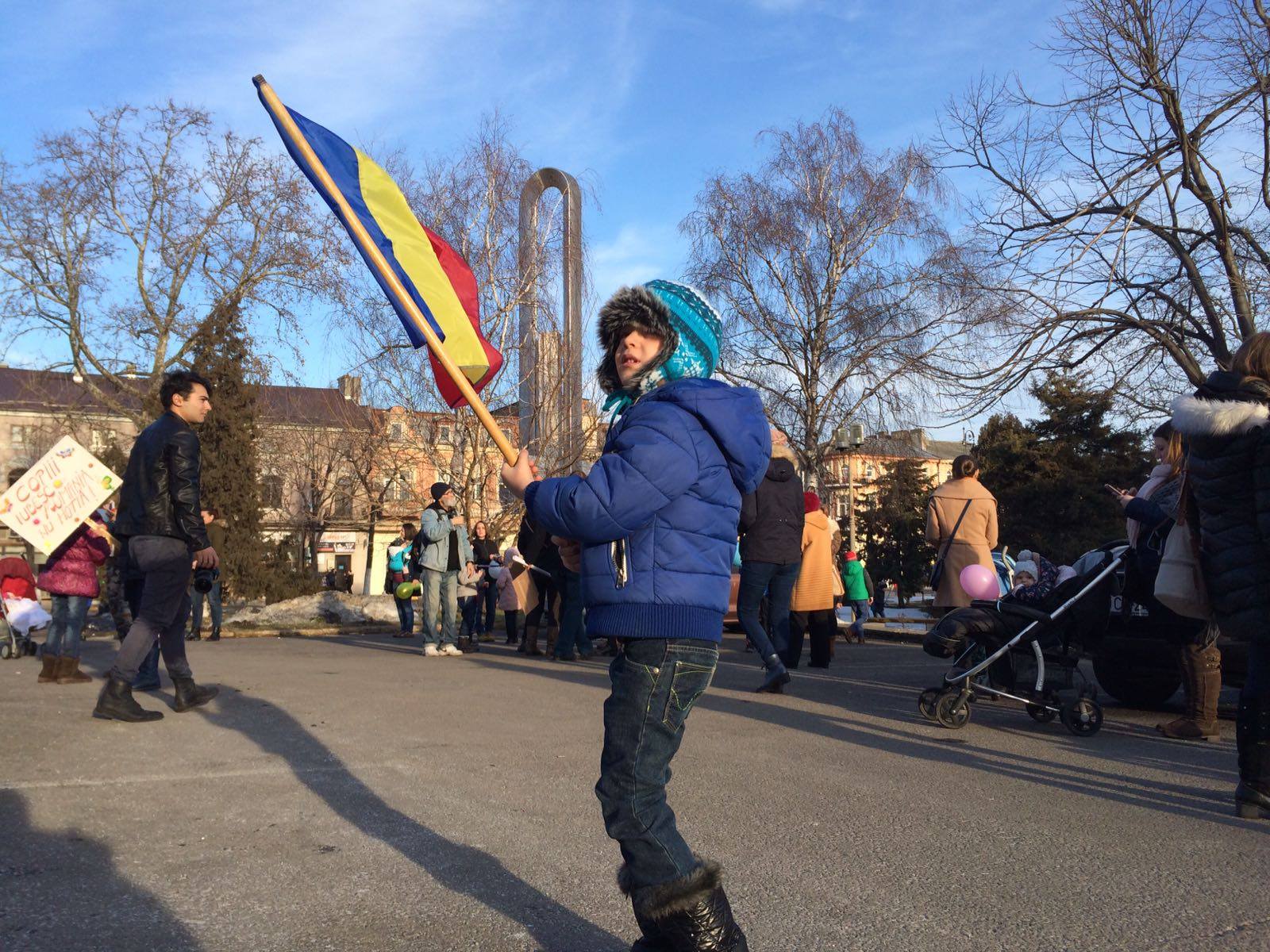 Protestul al copiilor la Constanţa! Jandarmii le-au oferit bomboane