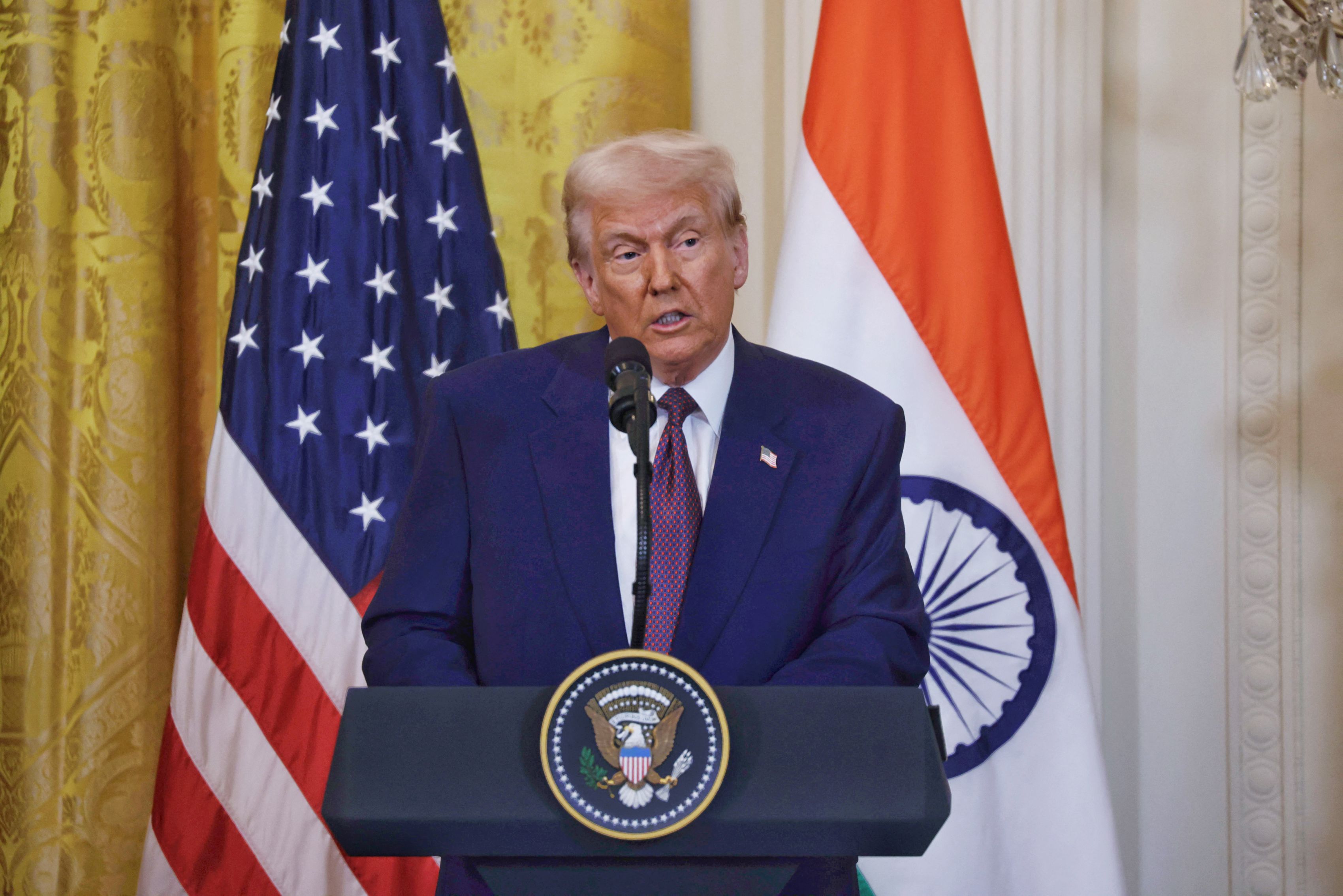 Donald Trump, o nouă decizie controversată. A interzis în școli o carte pentru copii scrisă de o multiplă câștigătoare a premiului Oscar